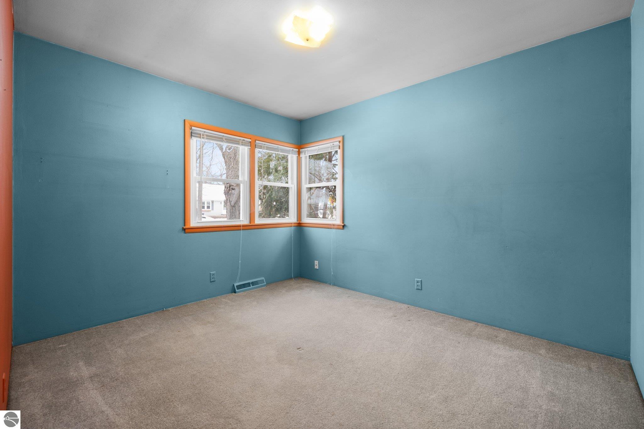 884 Carver Street