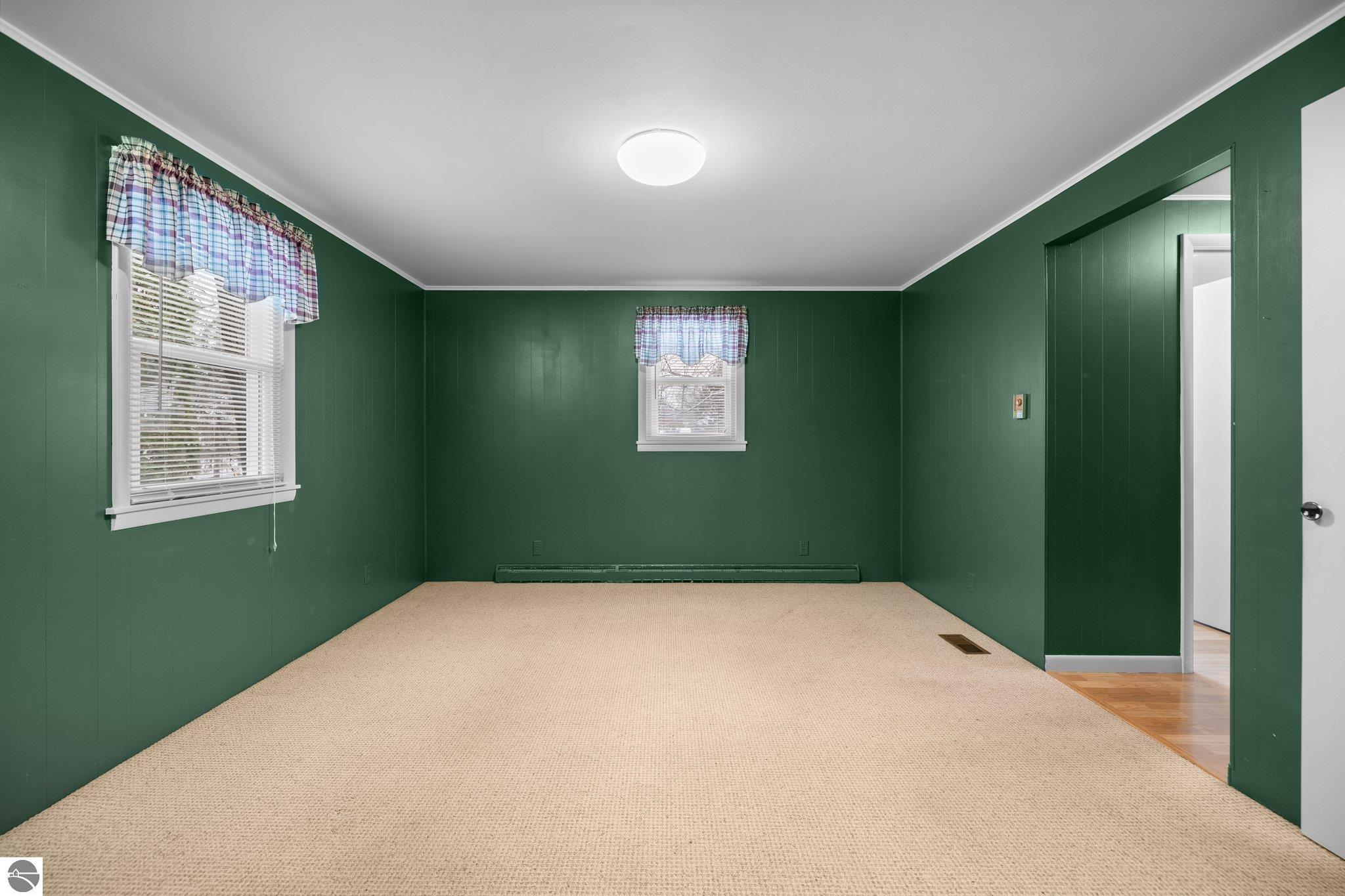 884 Carver Street