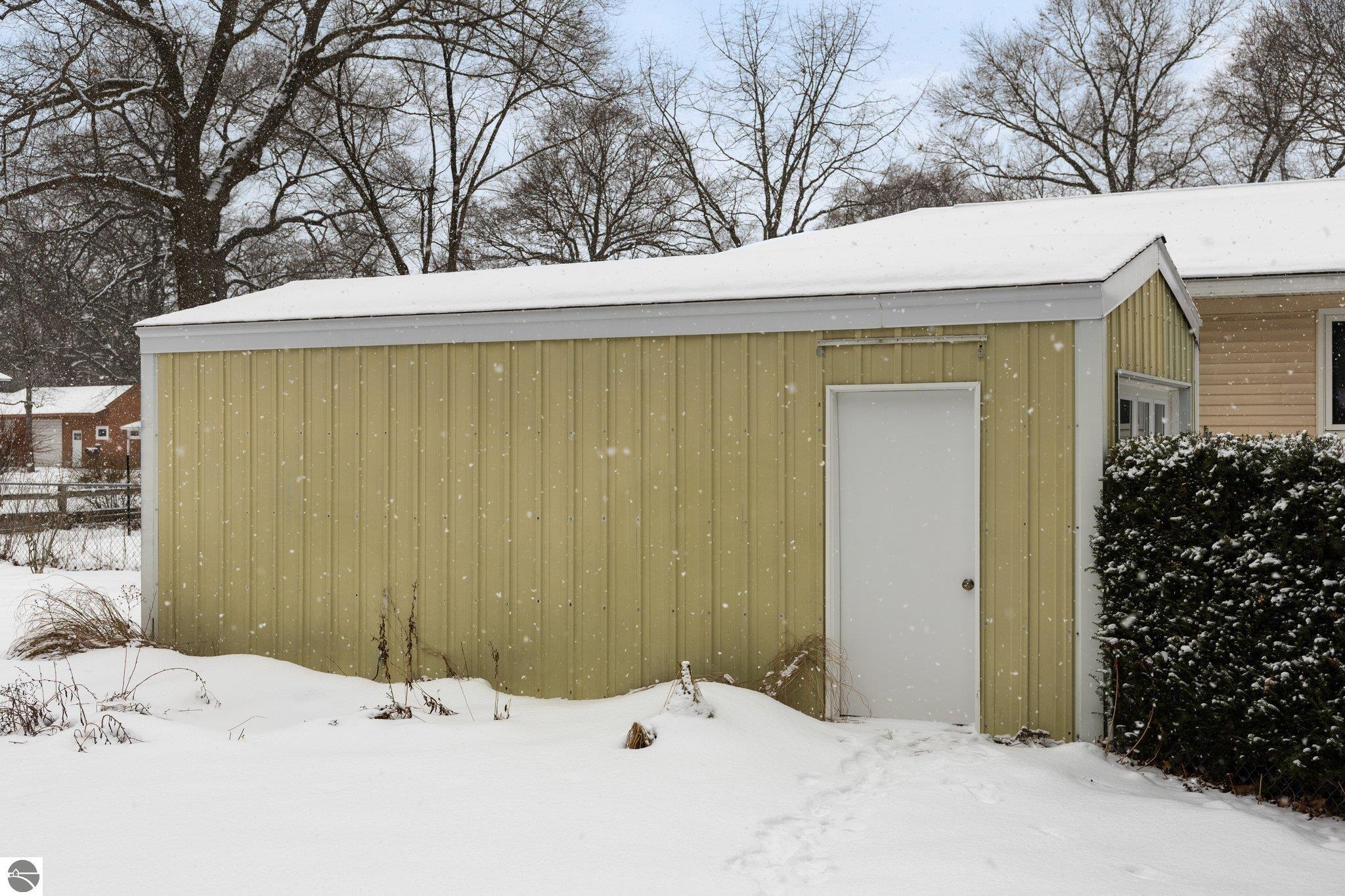 884 Carver Street