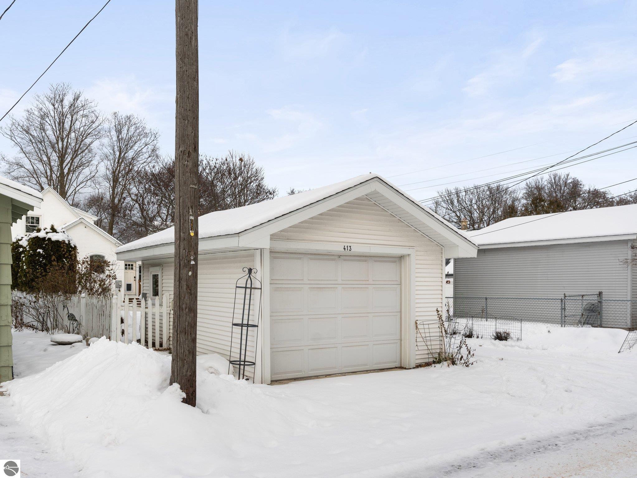 413 W Eleventh Street