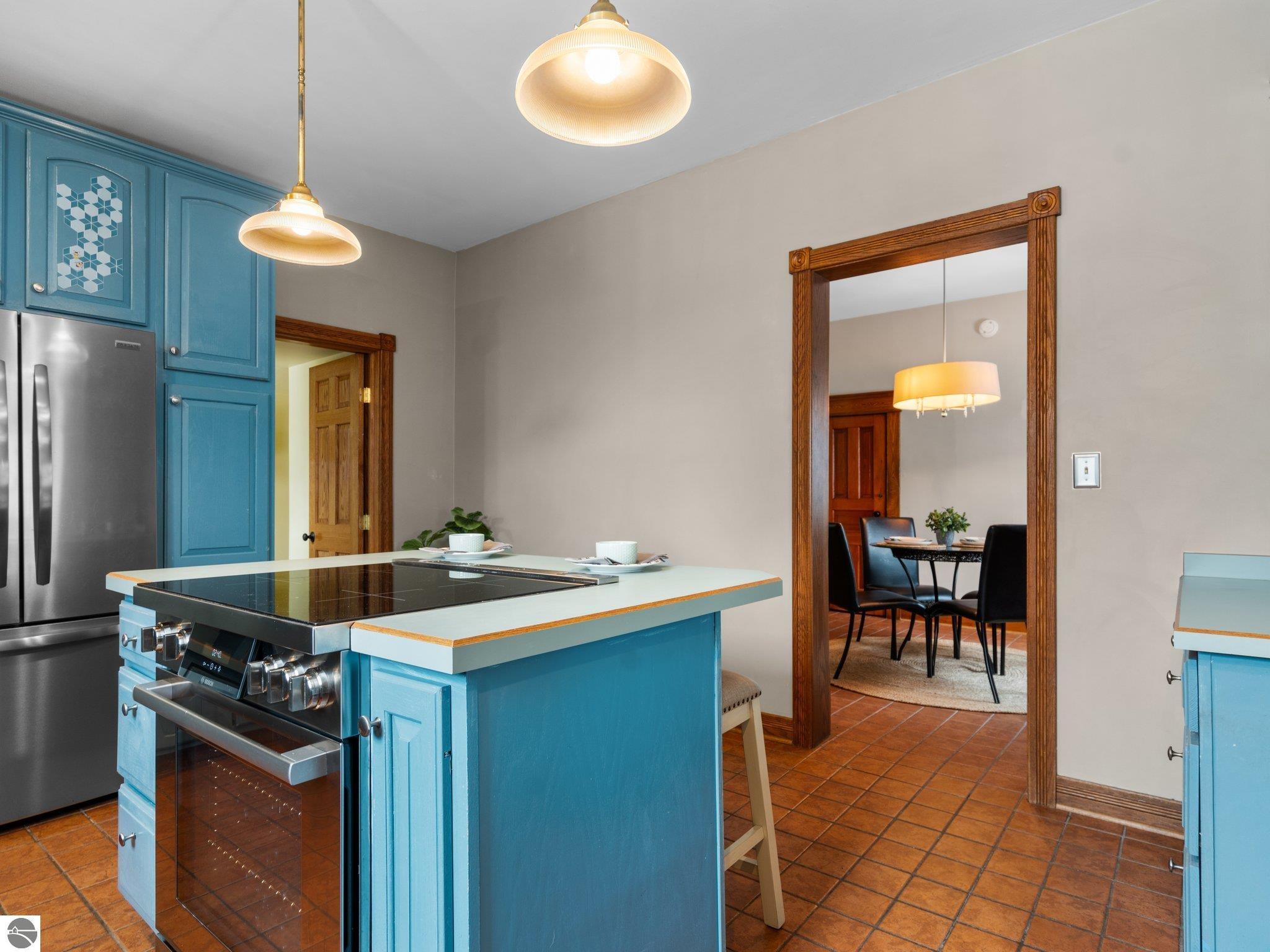 413 W Eleventh Street