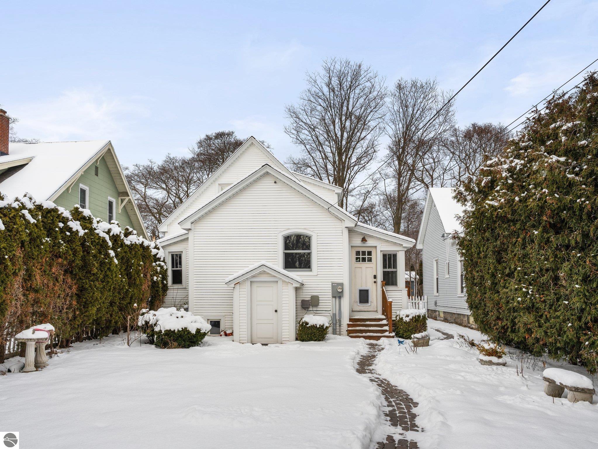 413 W Eleventh Street