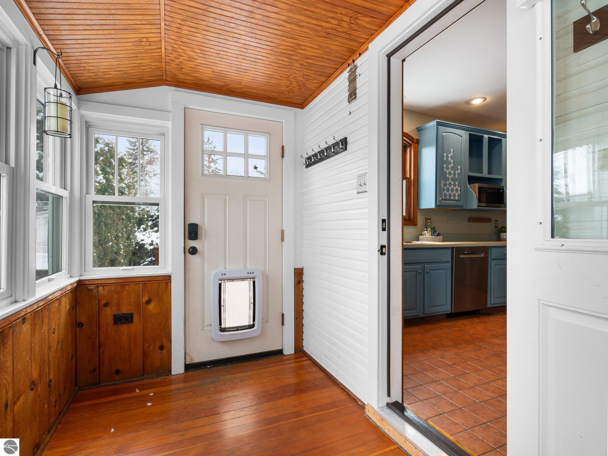 413 W Eleventh Street