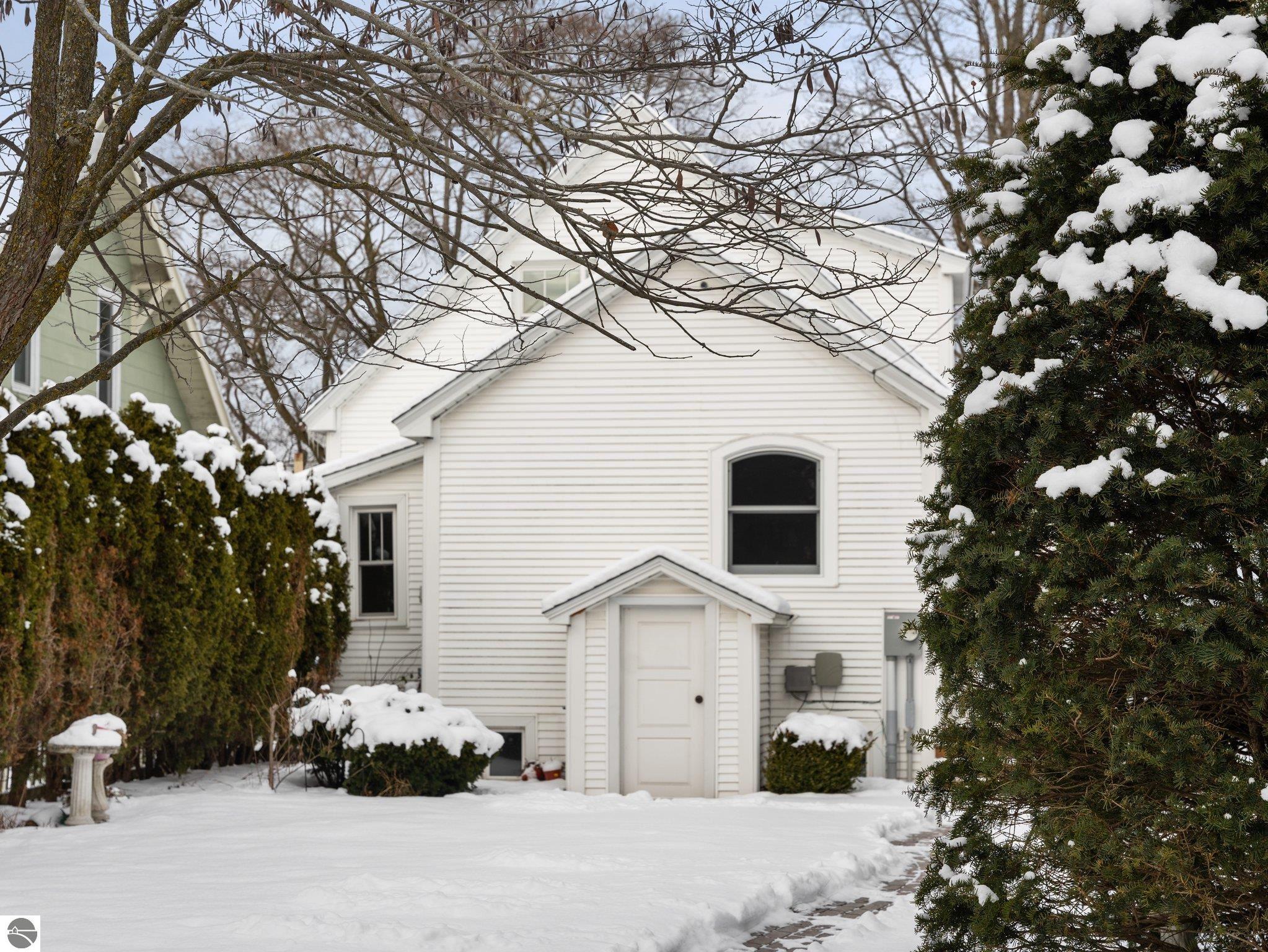 413 W Eleventh Street