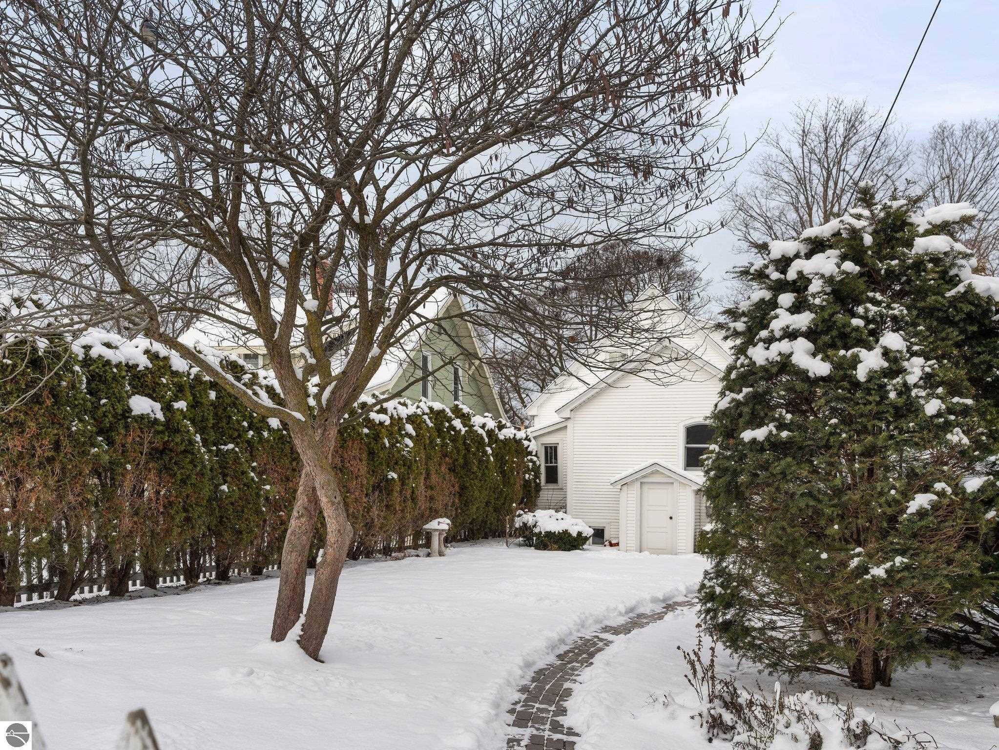 413 W Eleventh Street