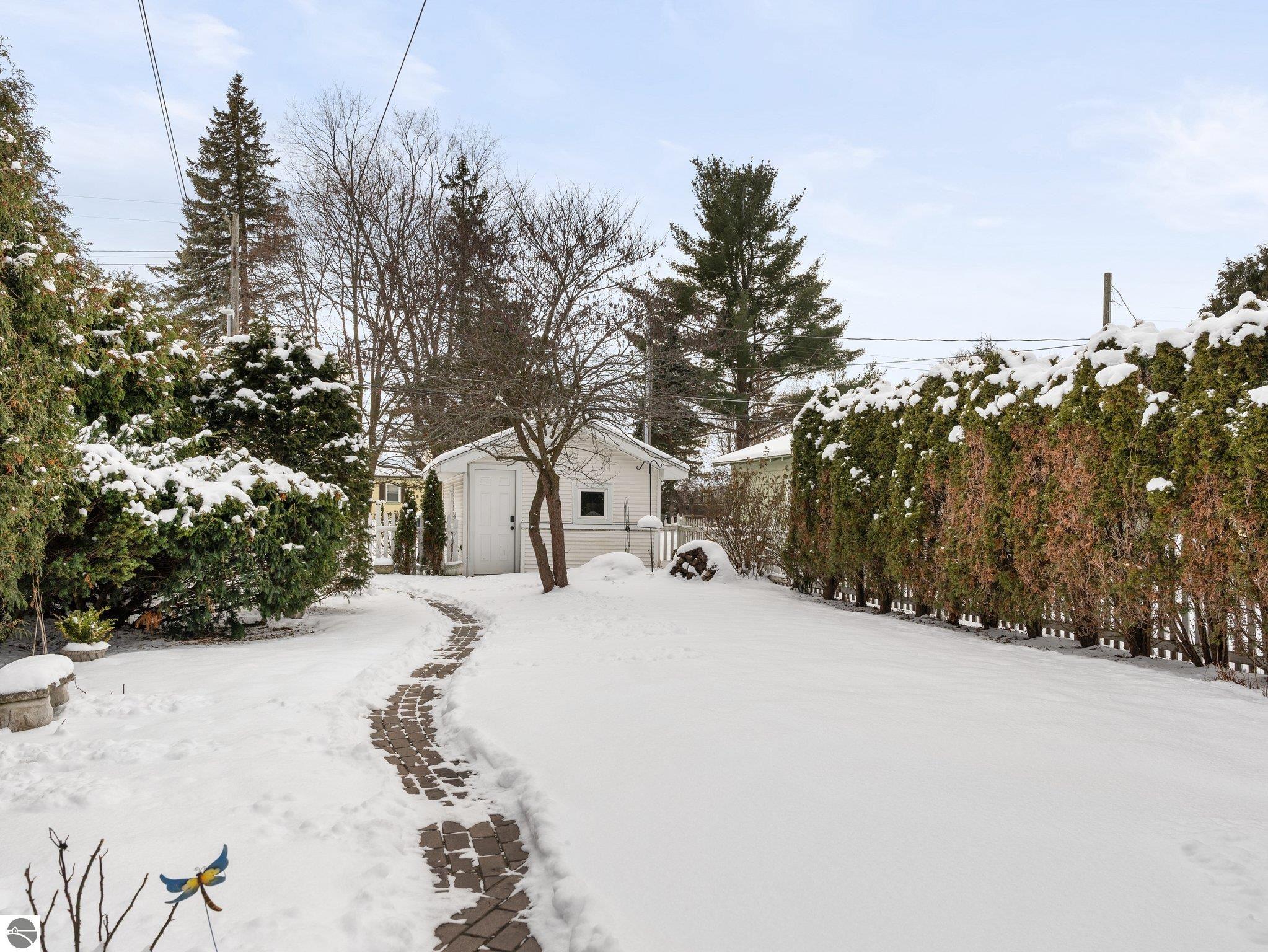 413 W Eleventh Street