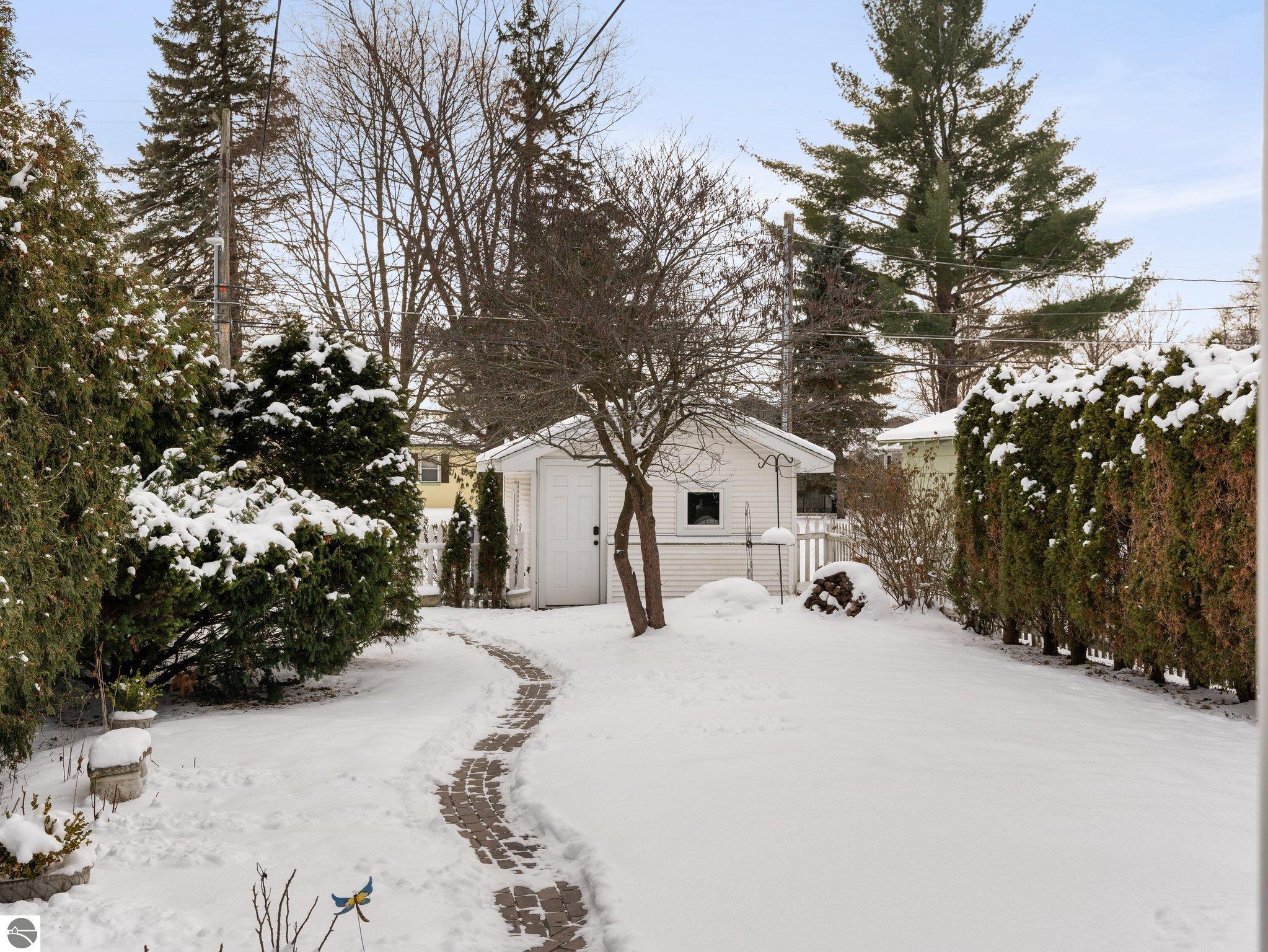 413 W Eleventh Street