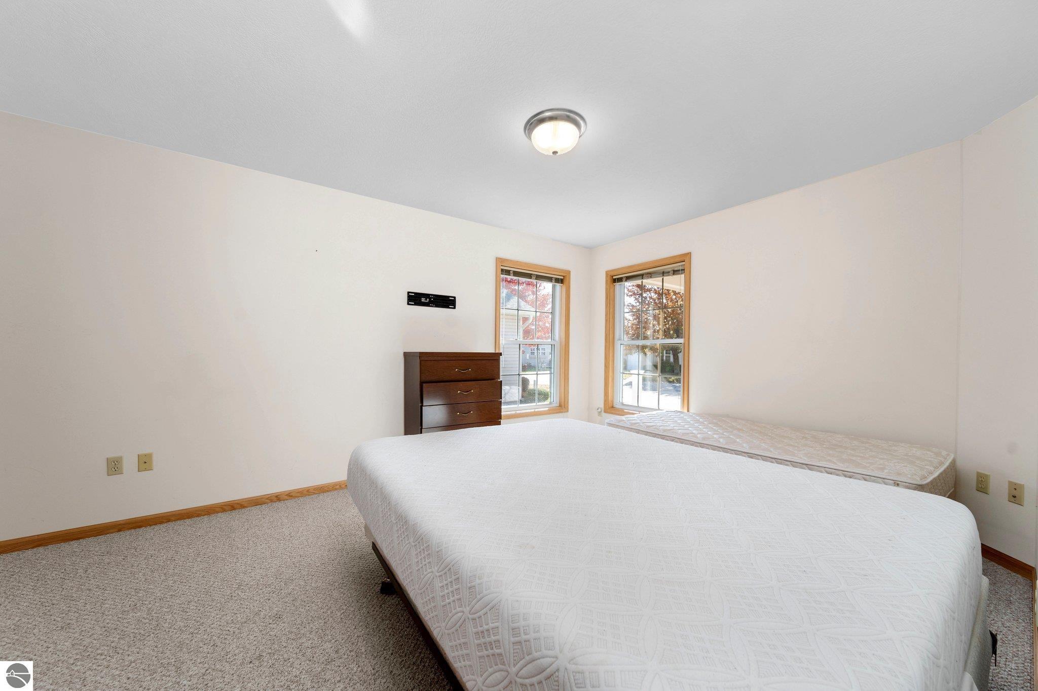 2015 Seaview Drive