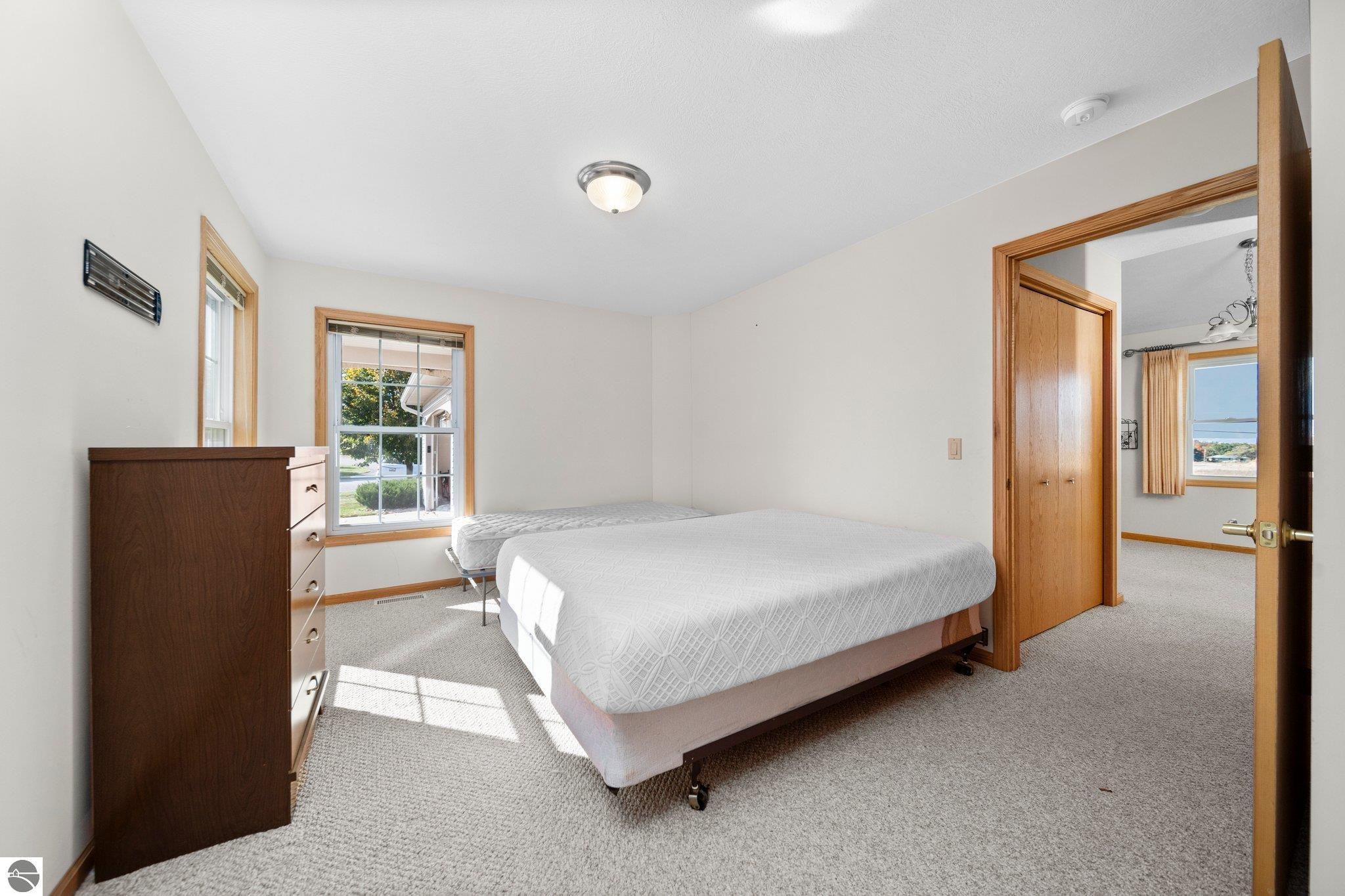 2015 Seaview Drive
