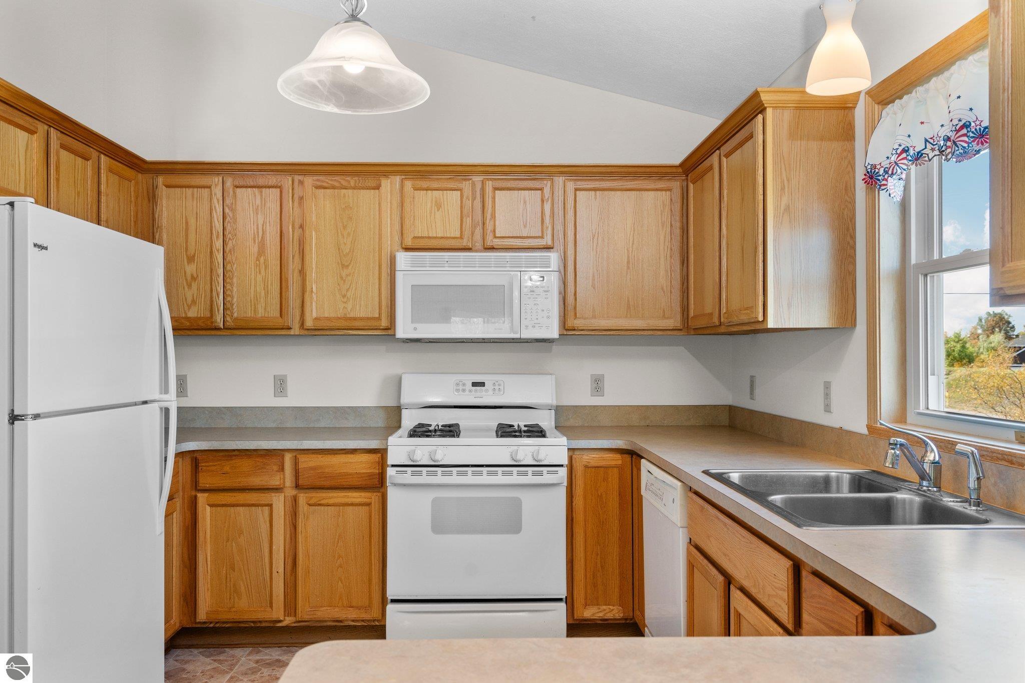 2015 Seaview Drive