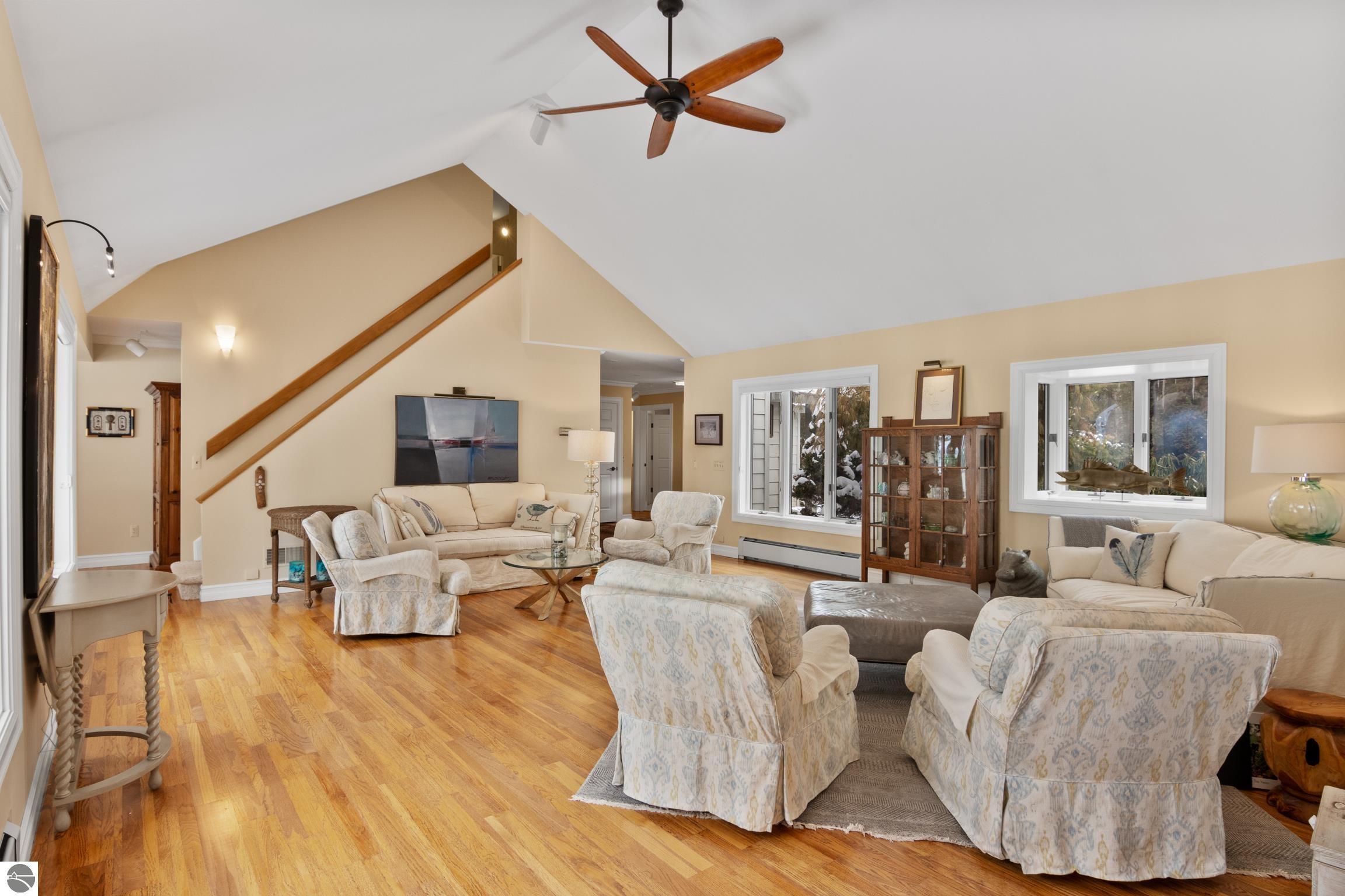 5490 MacKenzie Drive
