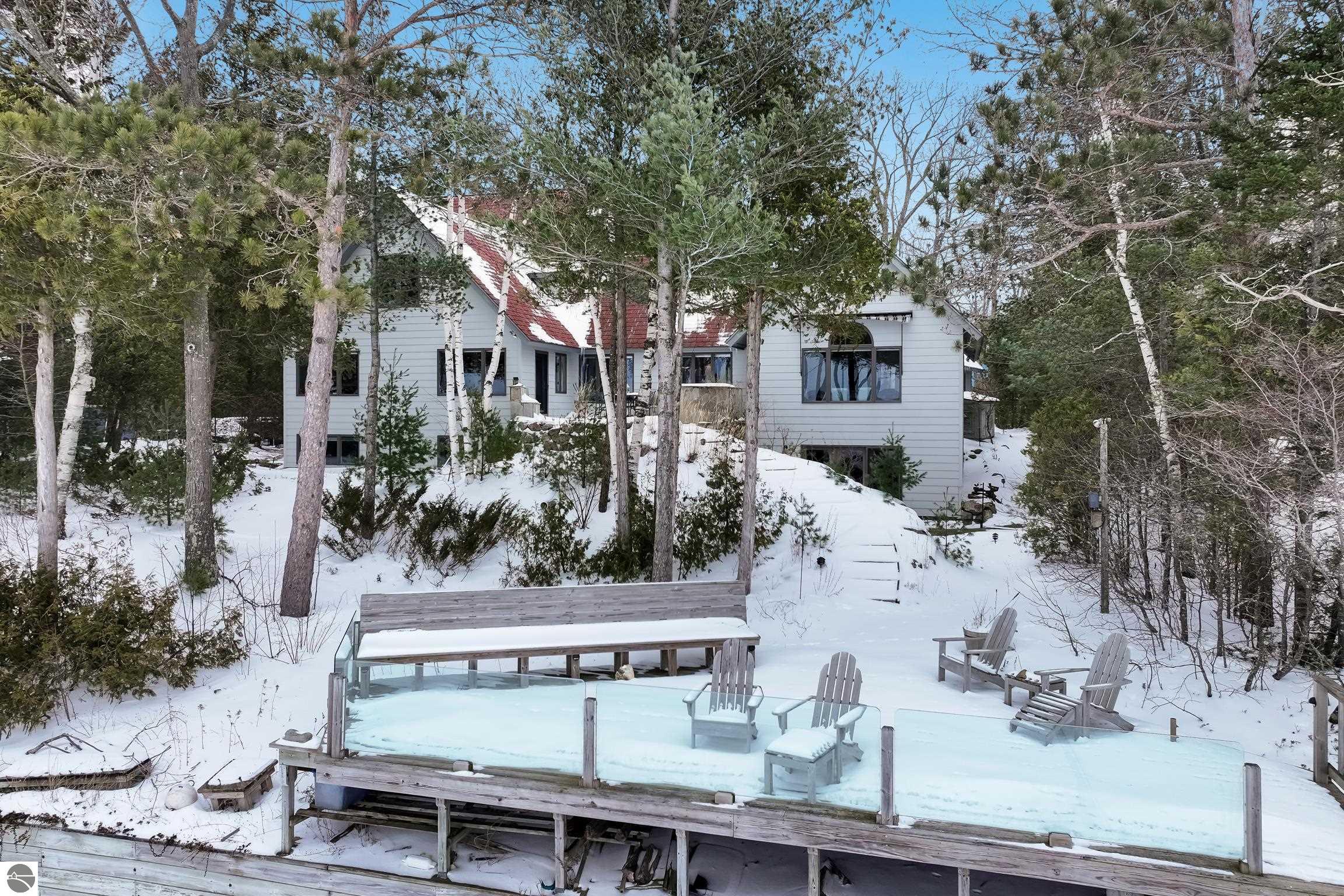 5490 MacKenzie Drive