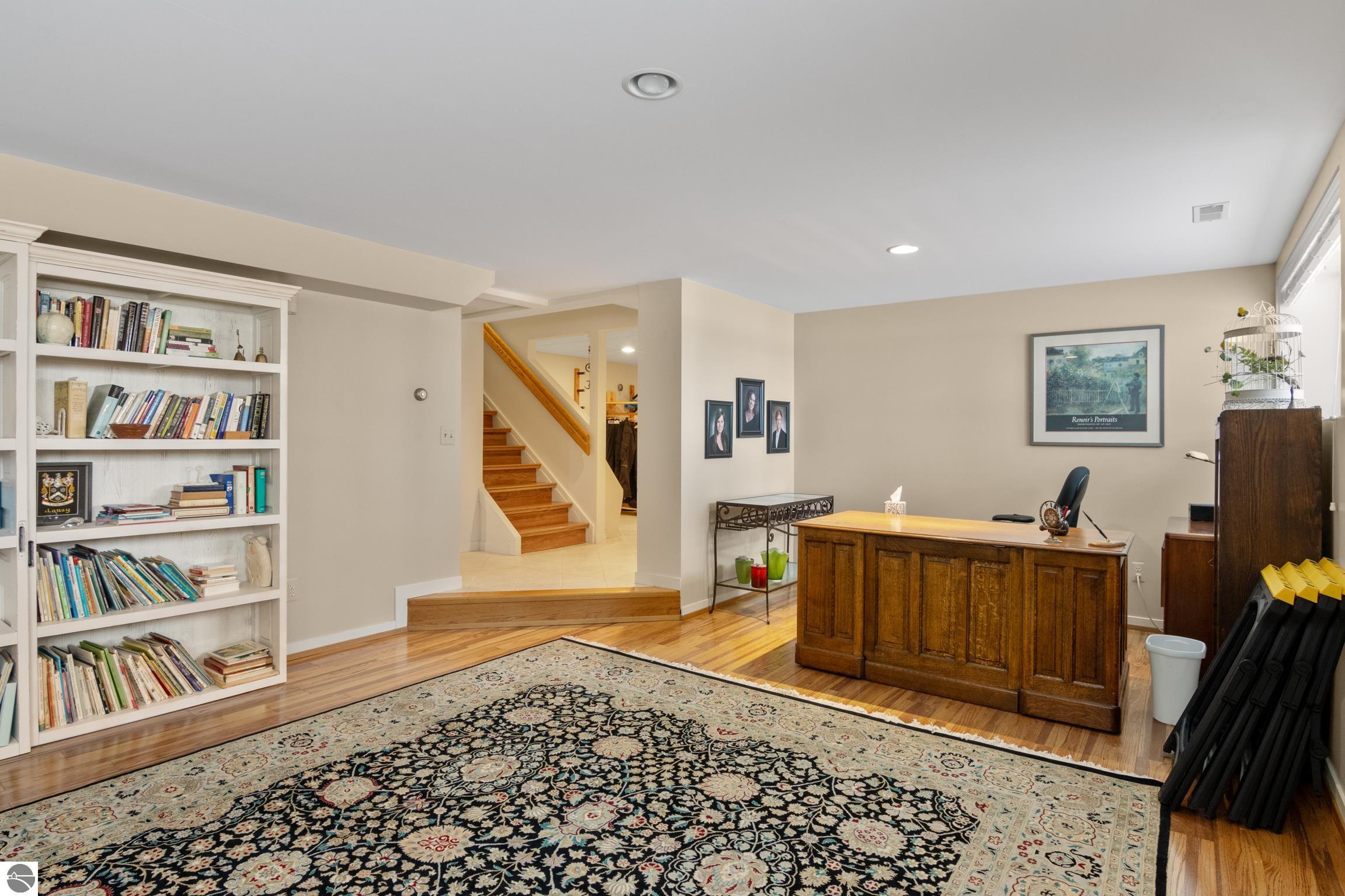 5490 MacKenzie Drive