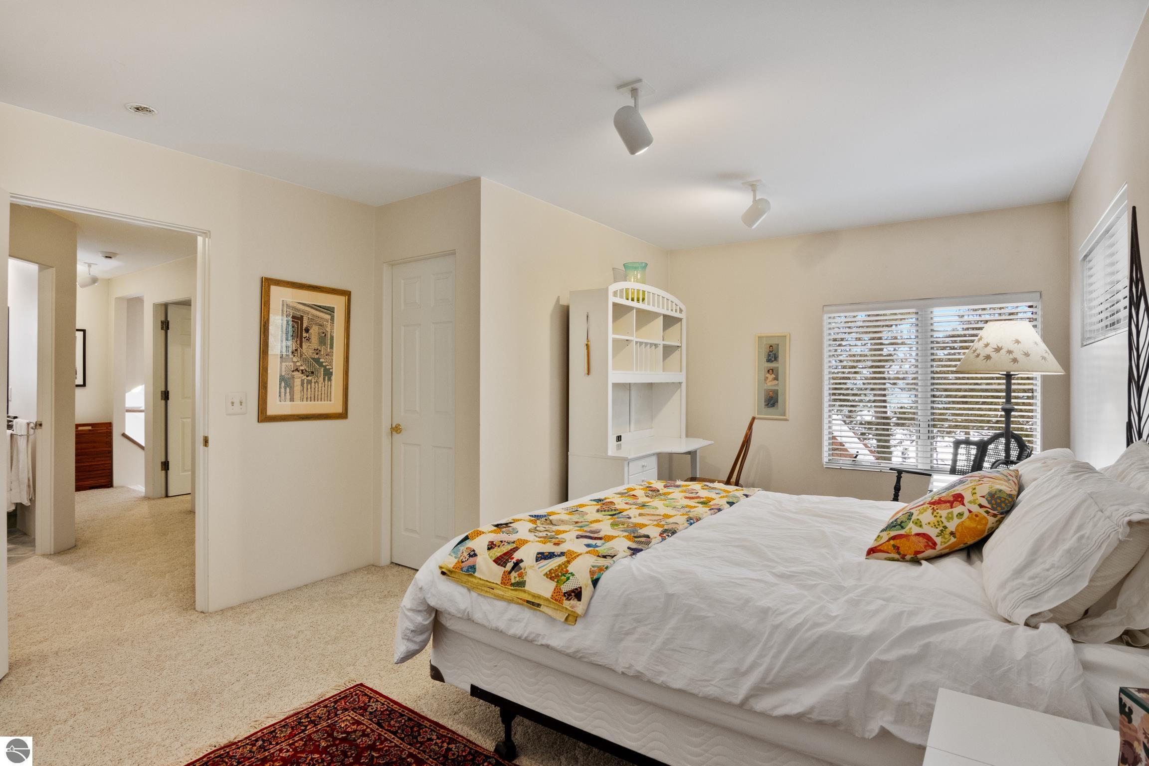 5490 MacKenzie Drive