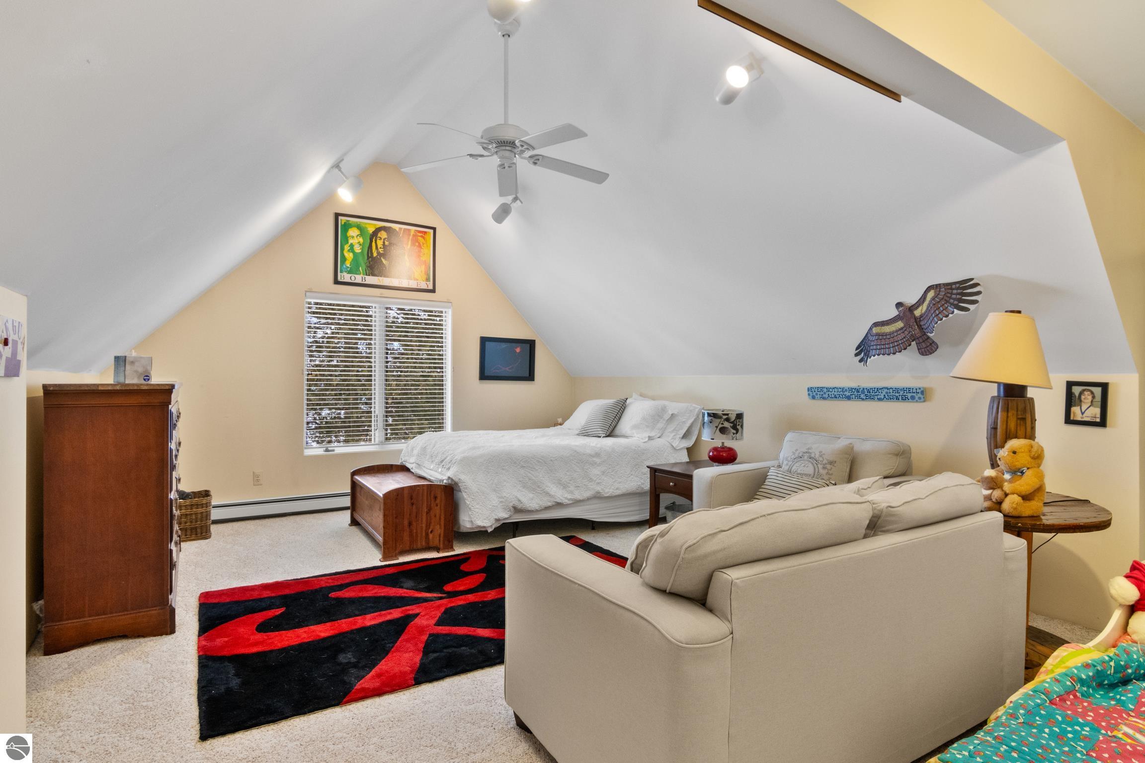 5490 MacKenzie Drive