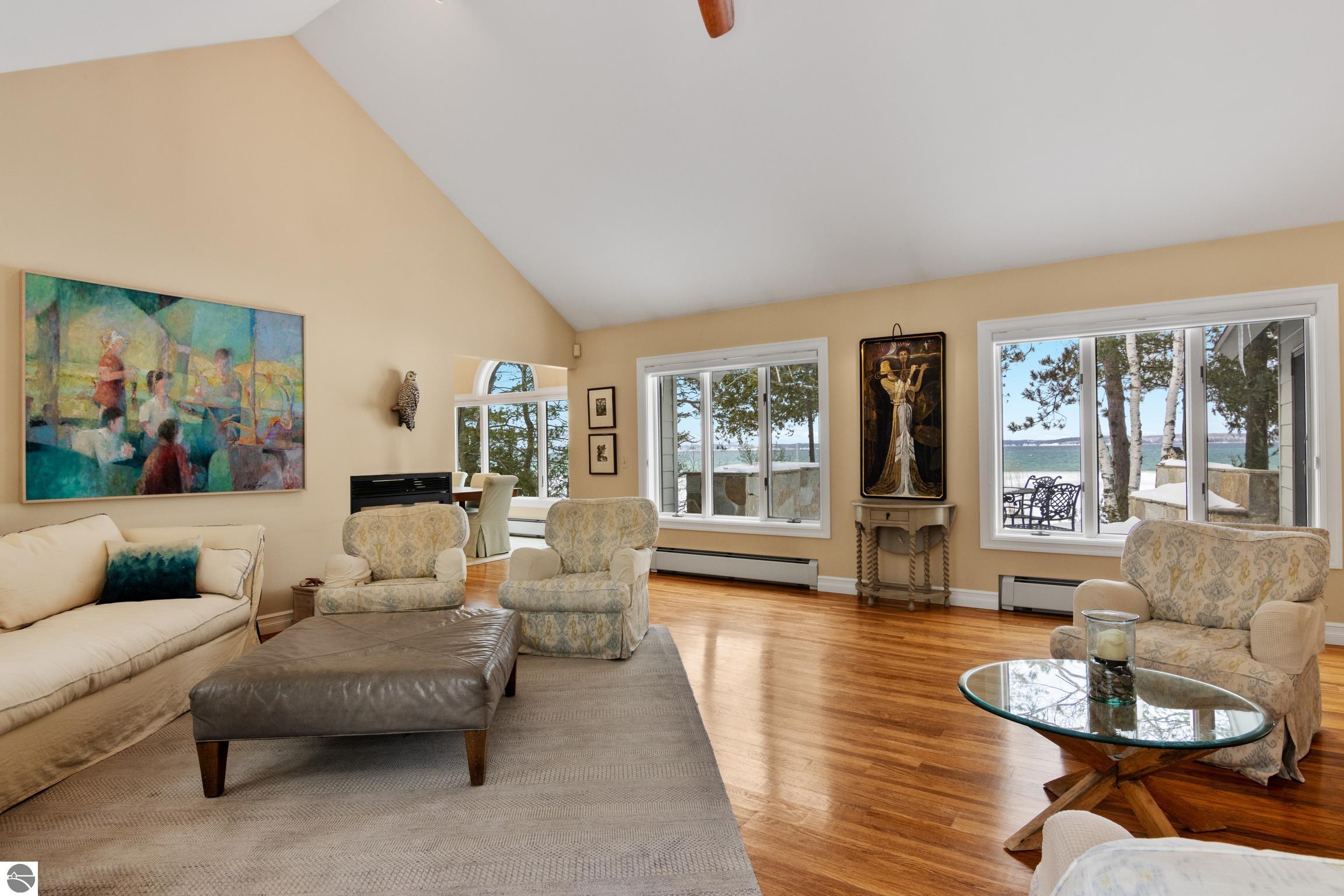 5490 MacKenzie Drive