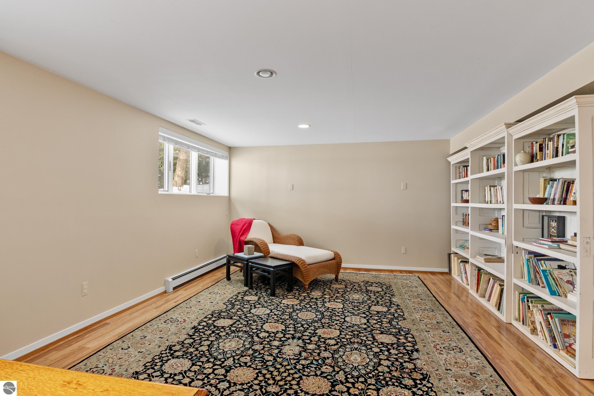 5490 MacKenzie Drive