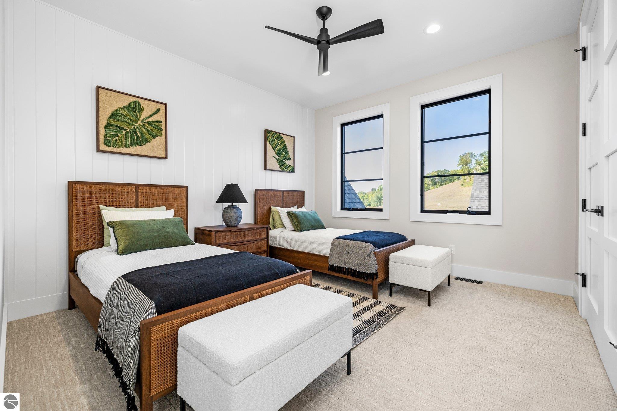 15690 Waters Edge