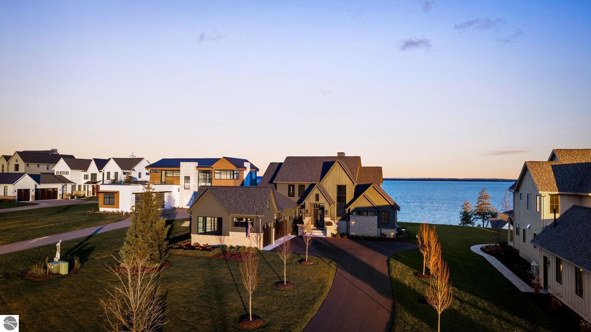 15690 Waters Edge