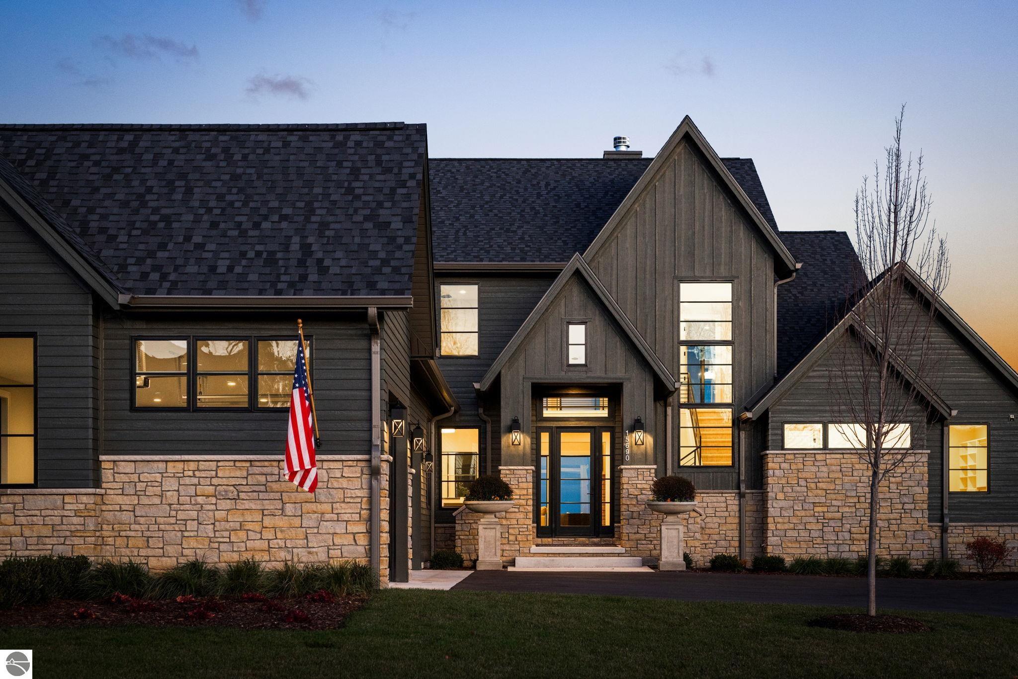 15690 Waters Edge