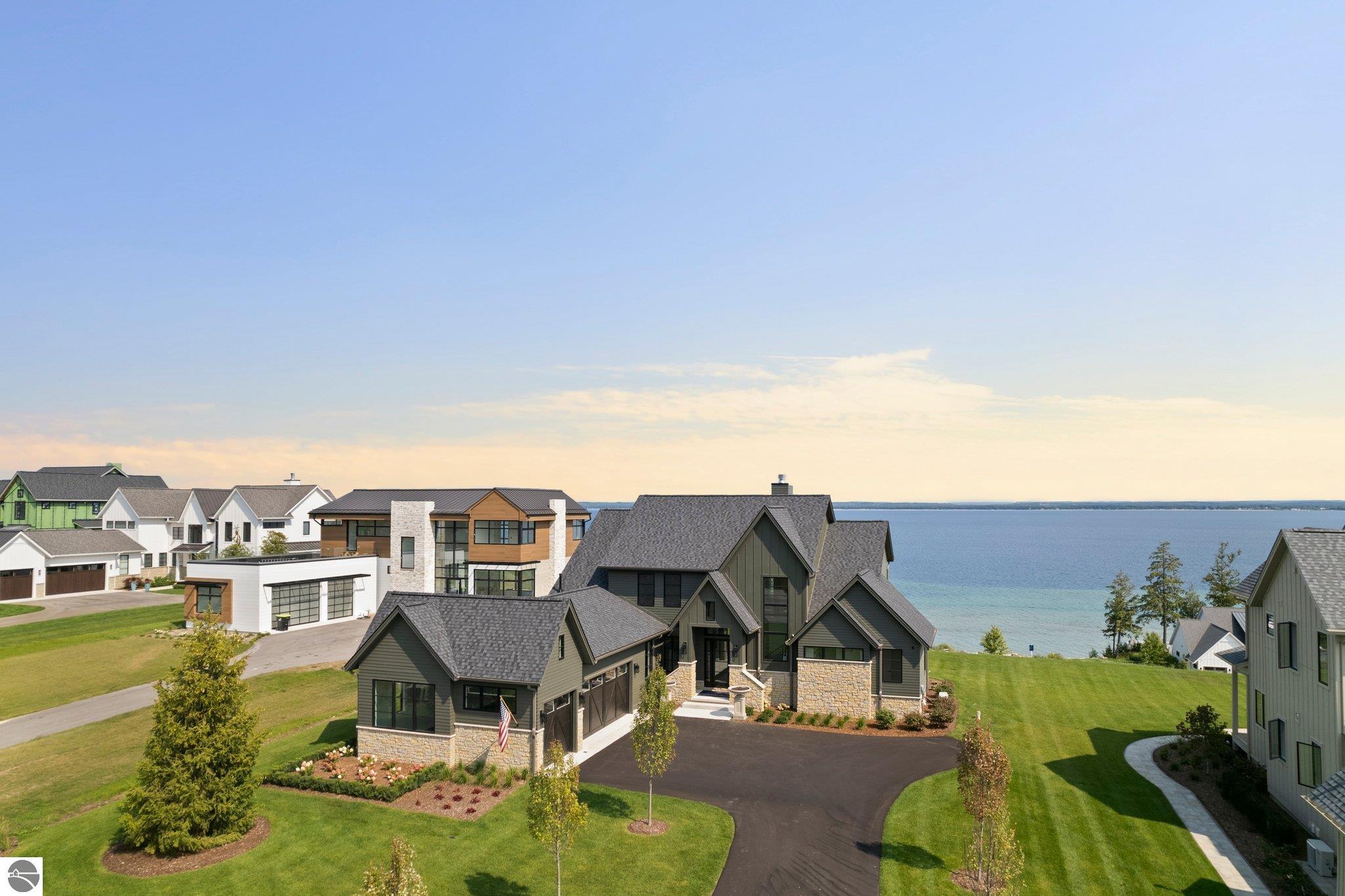 15690 Waters Edge