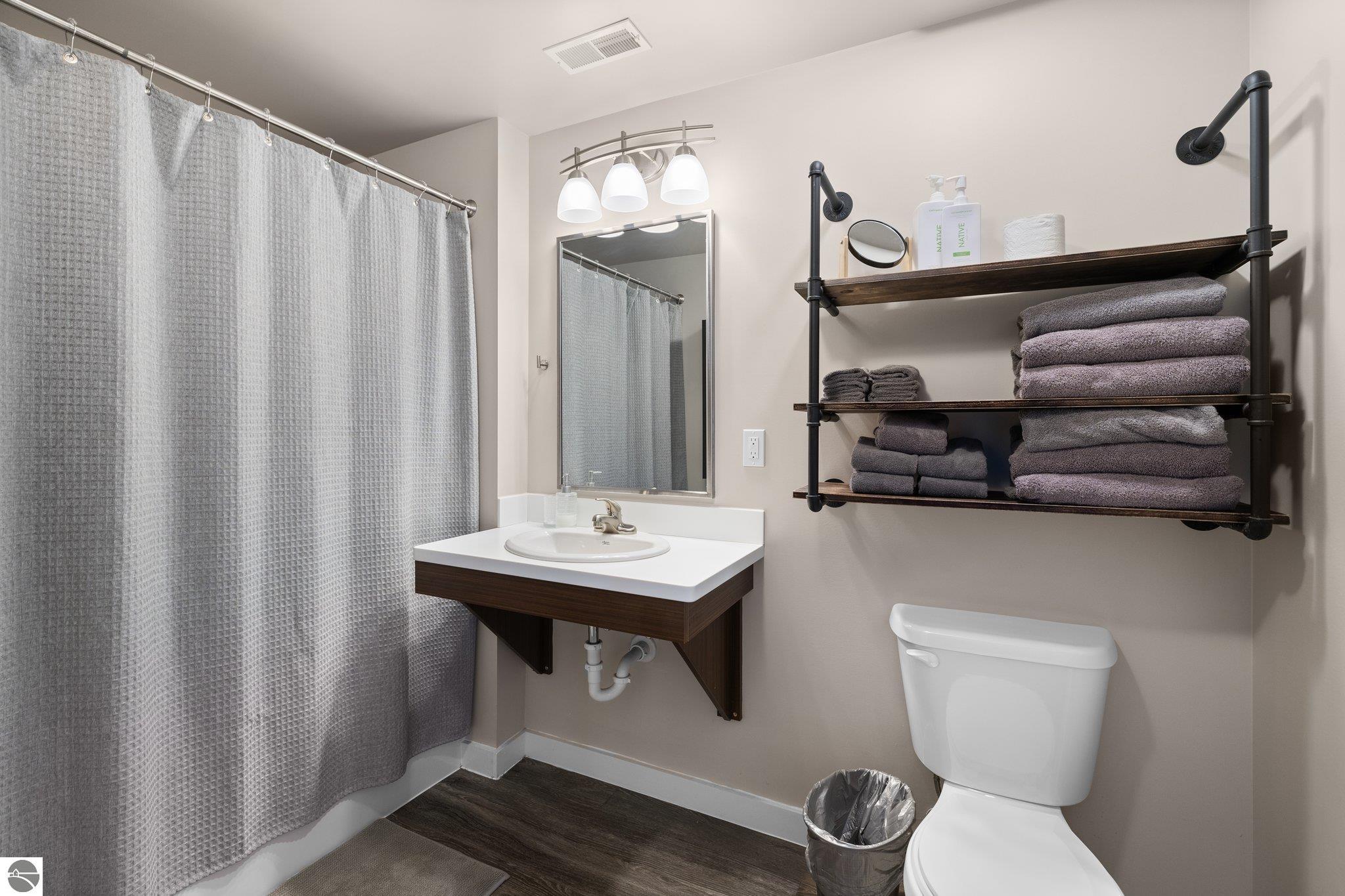 619 E Eighth Street # 8