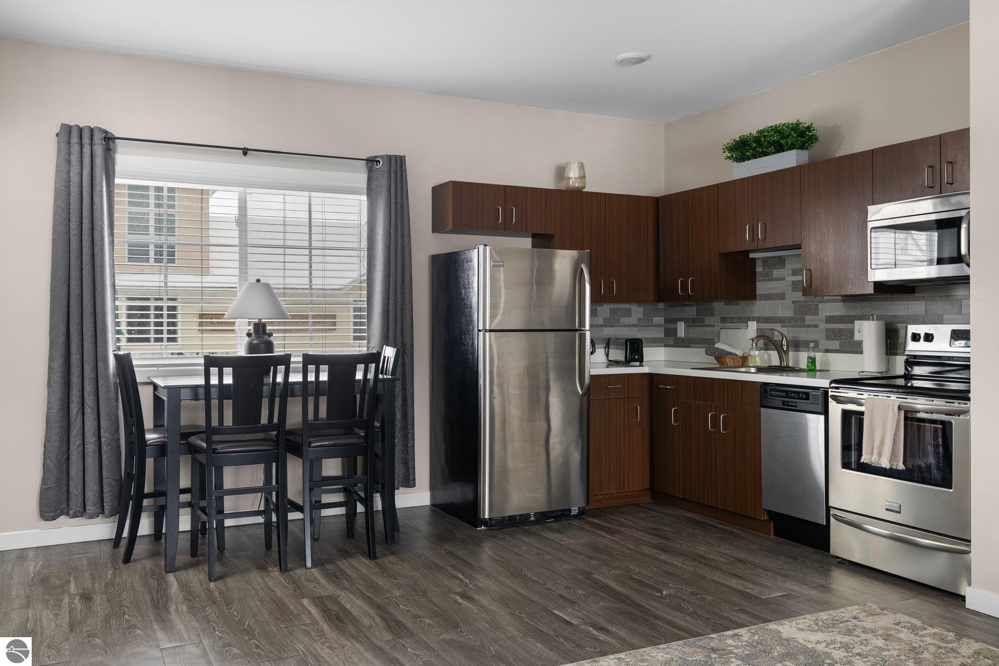 619 E Eighth Street # 8