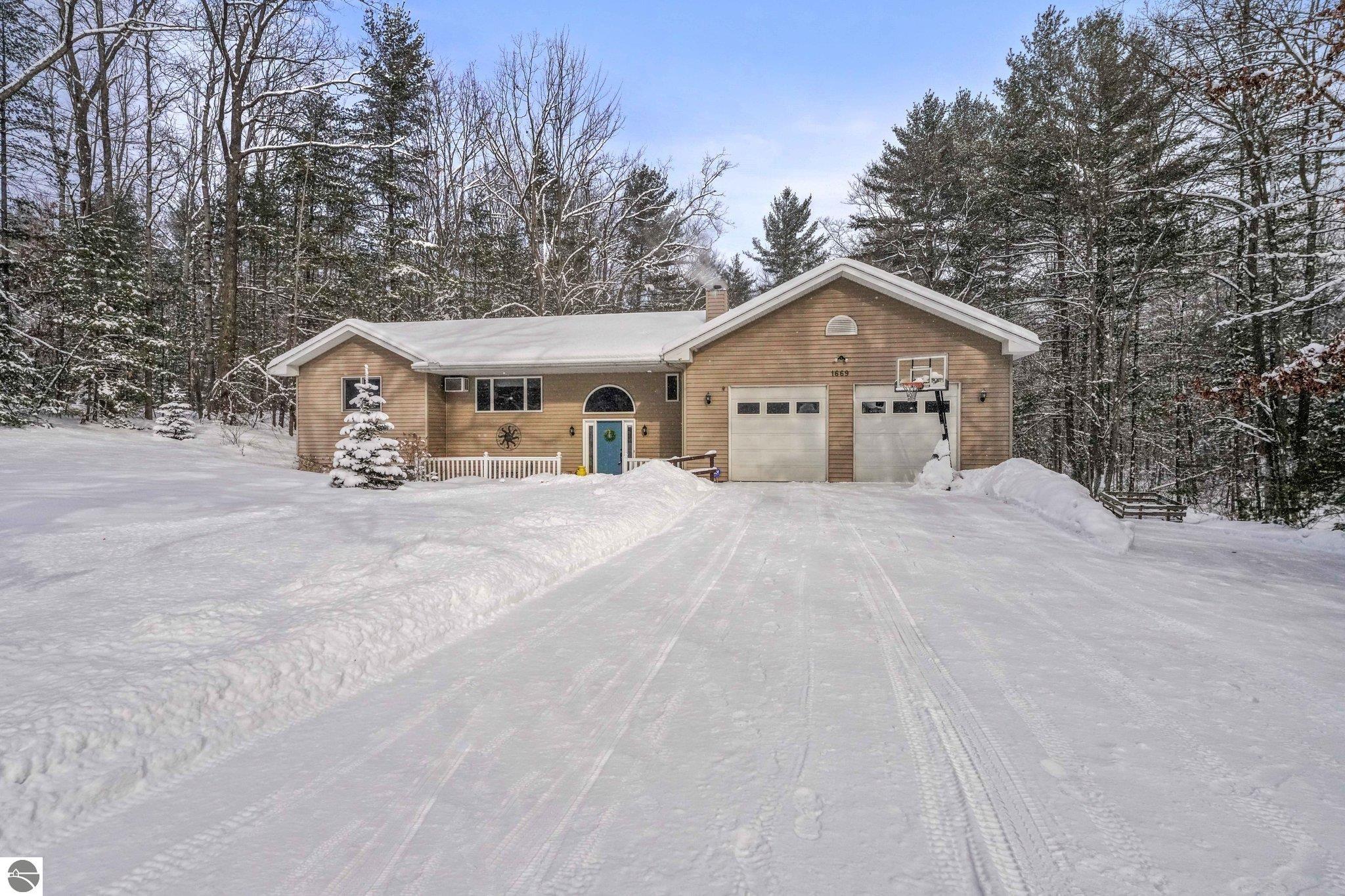 1669 Melody Lane