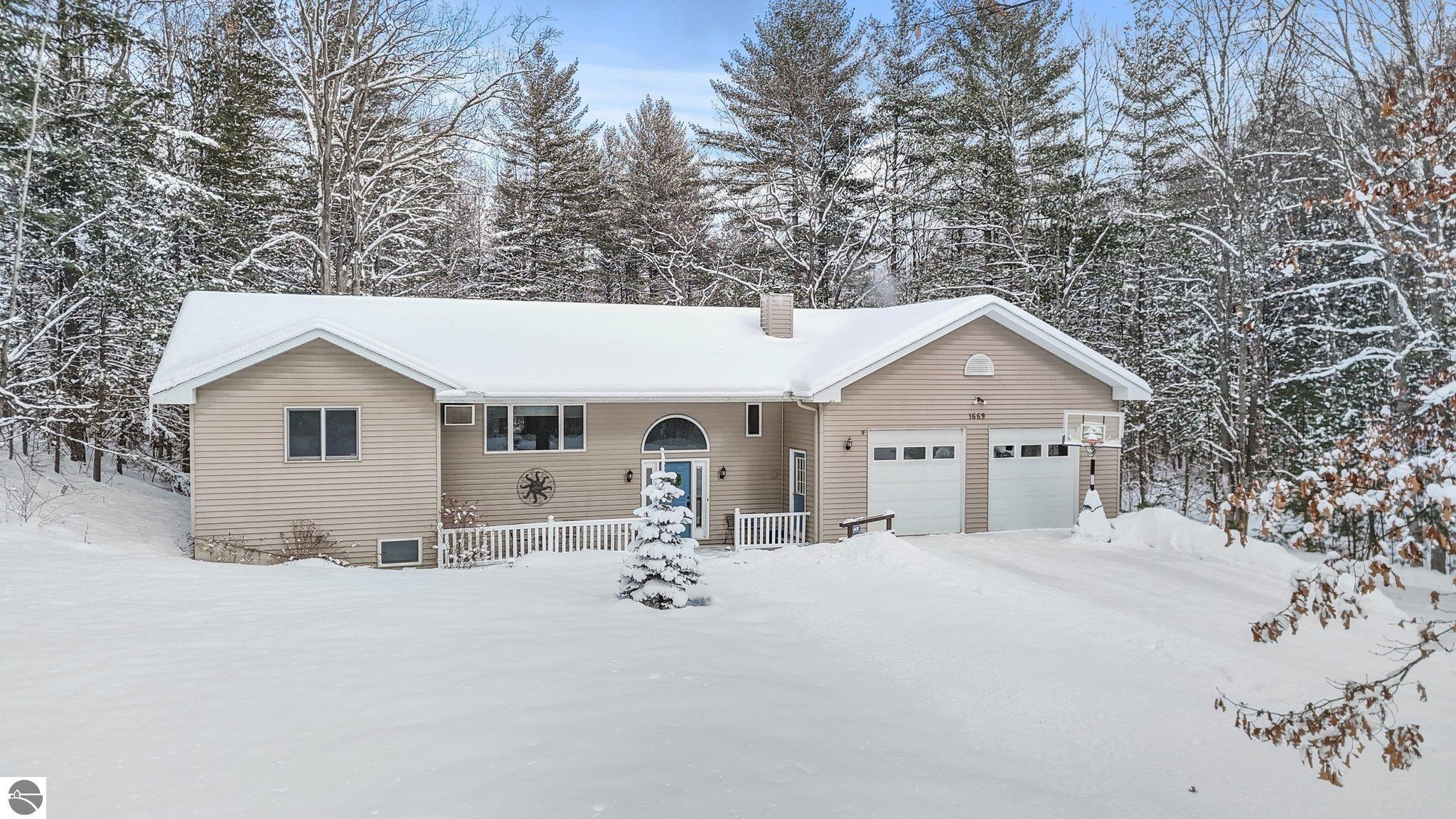 1669 Melody Lane