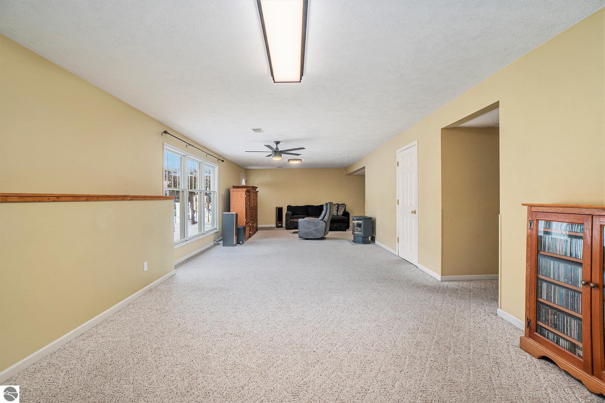 609 South Creek Court