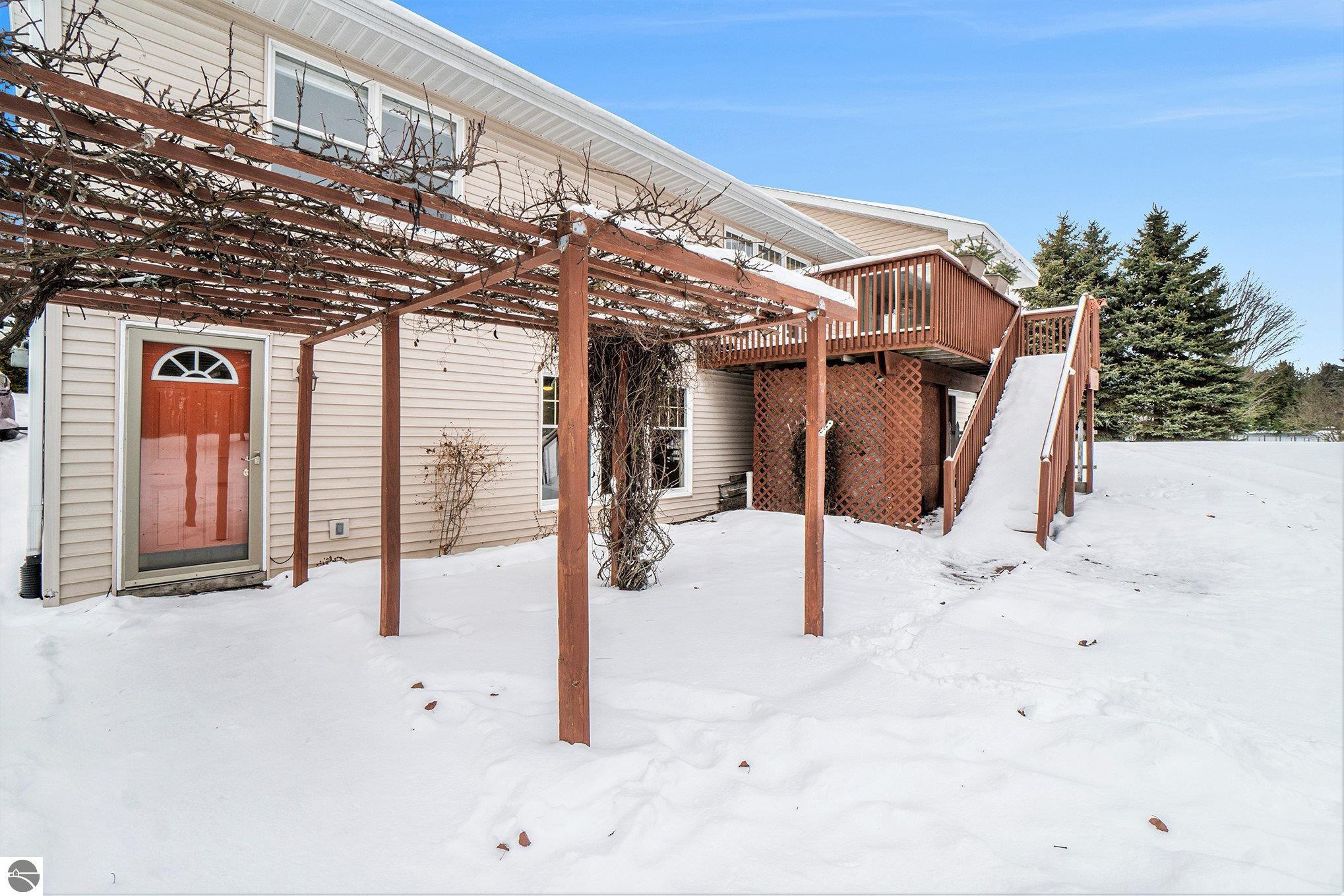 609 South Creek Court