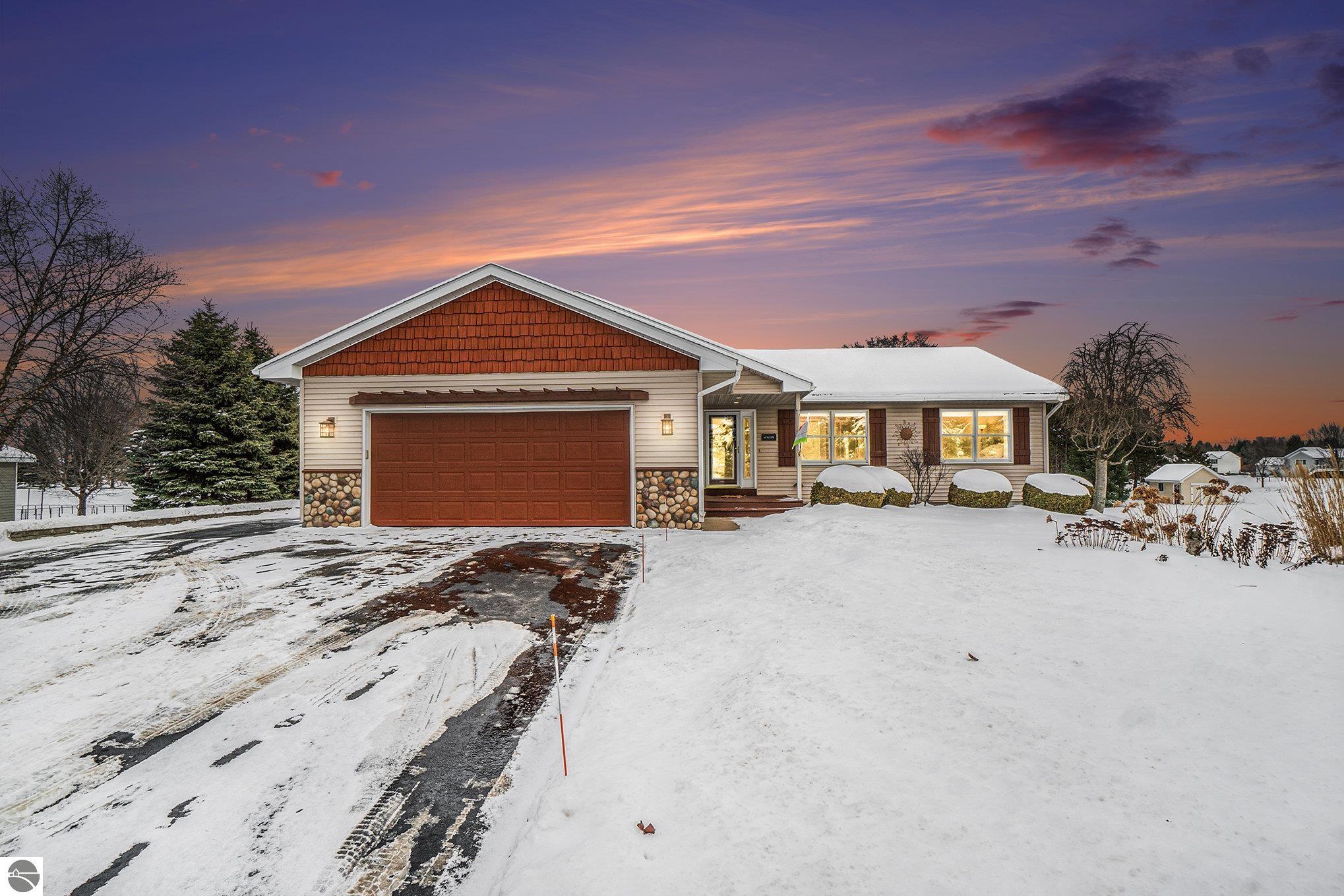 609 South Creek Court