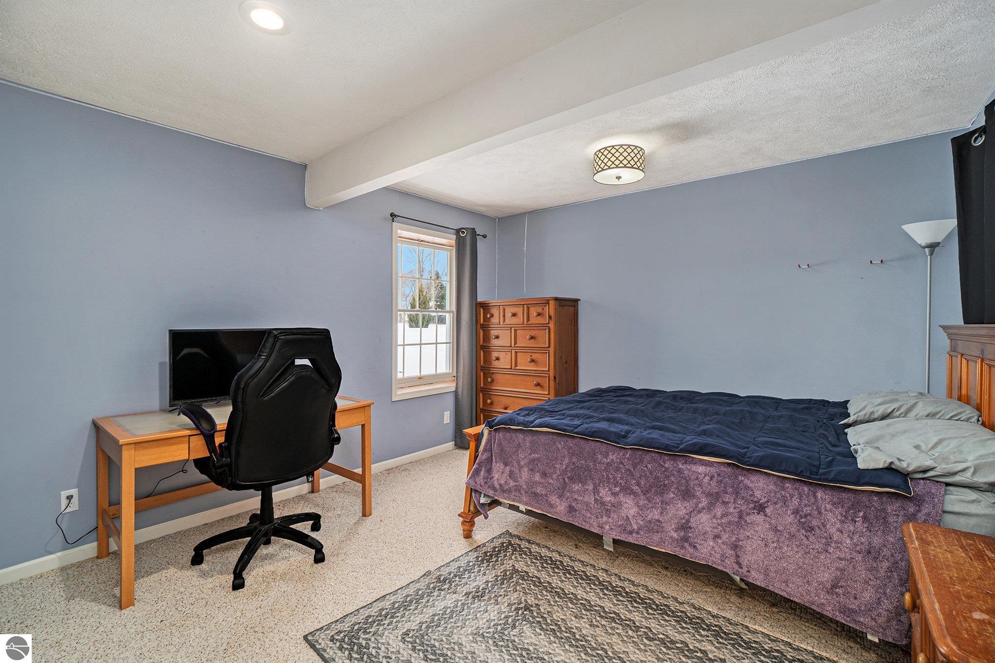 609 South Creek Court