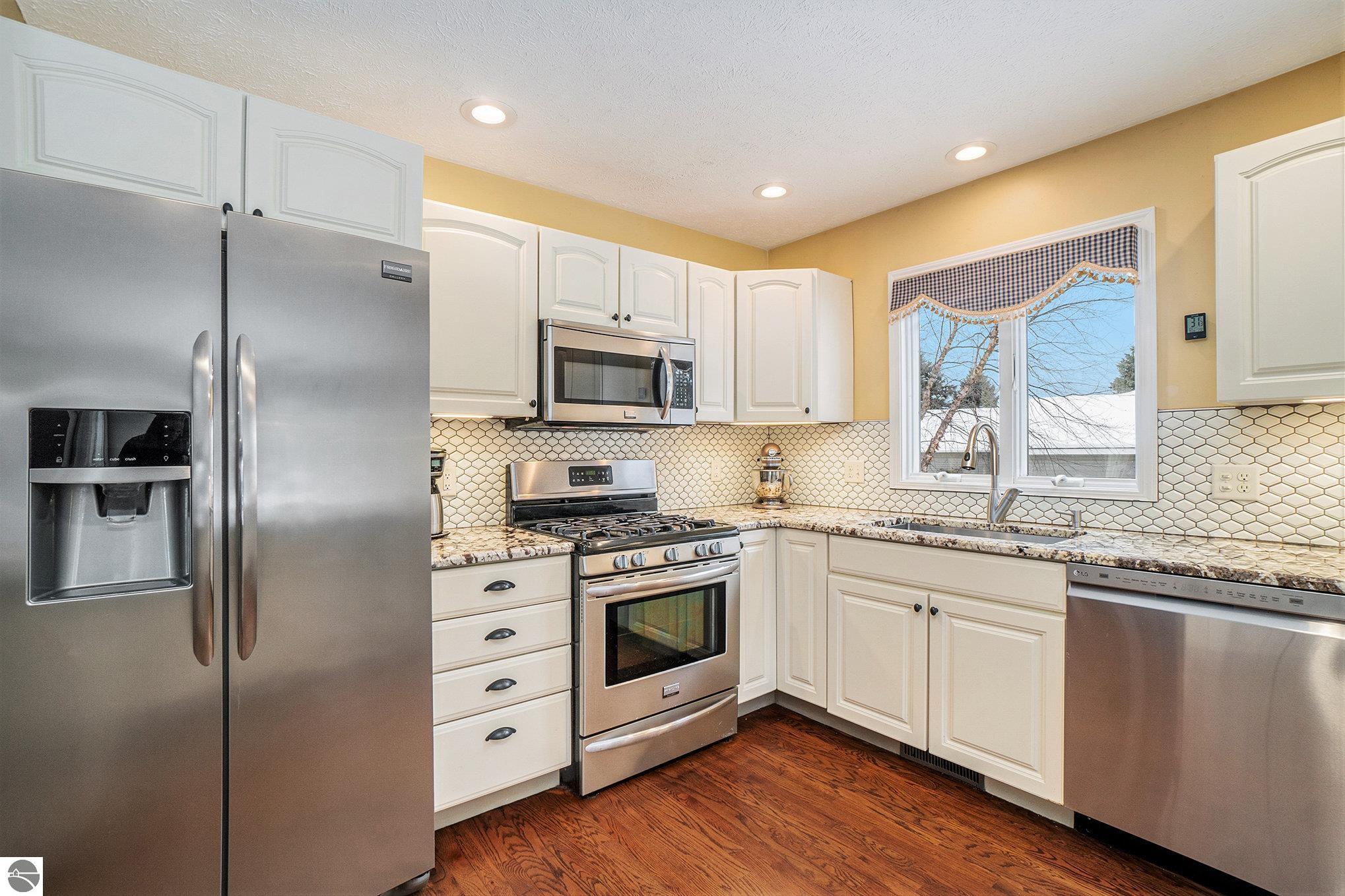 609 South Creek Court