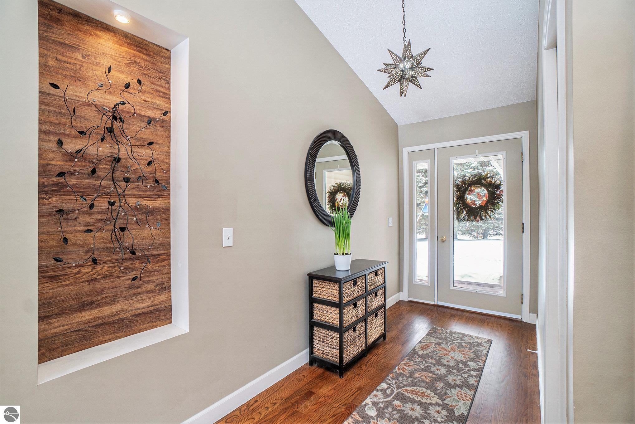 609 South Creek Court