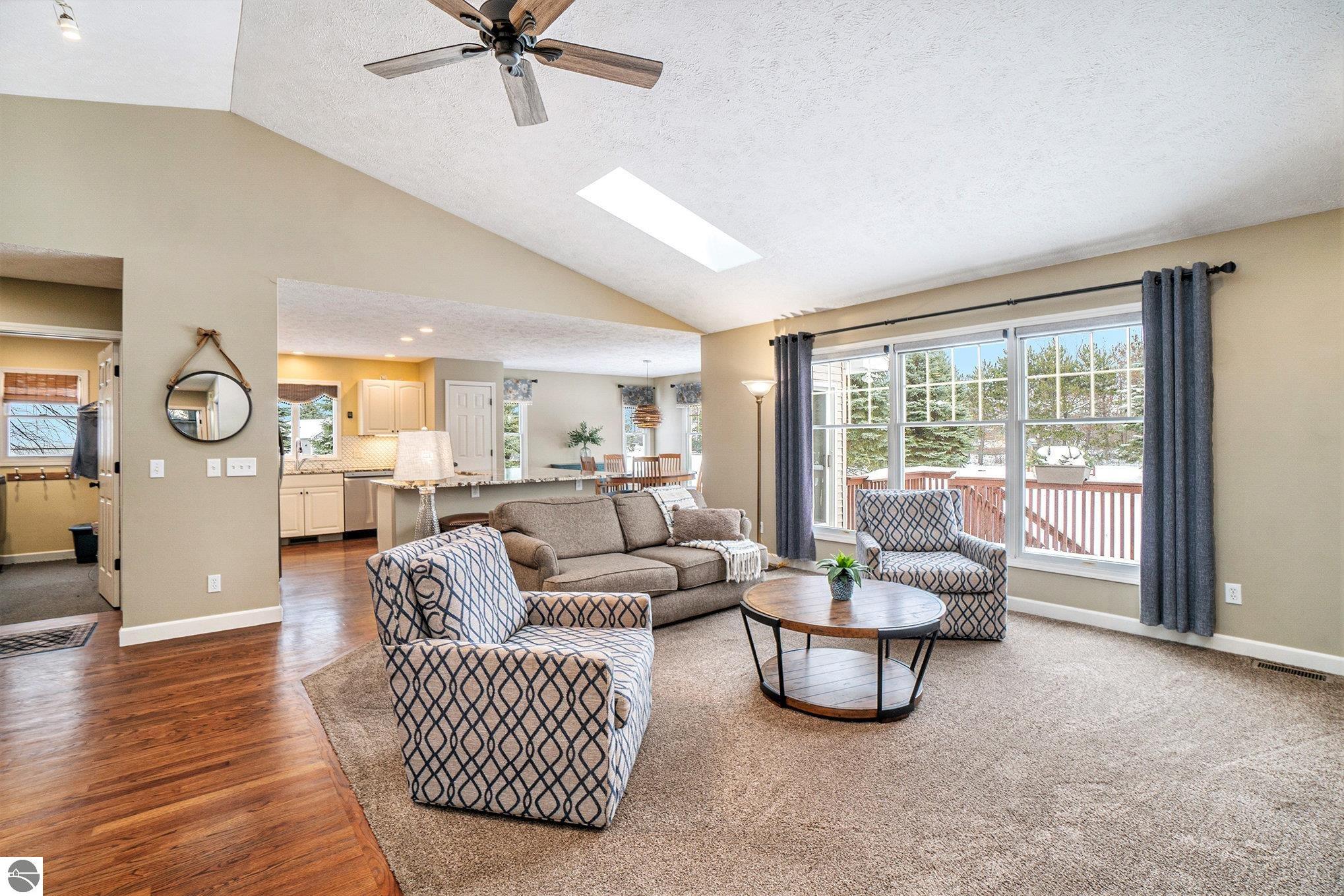 609 South Creek Court