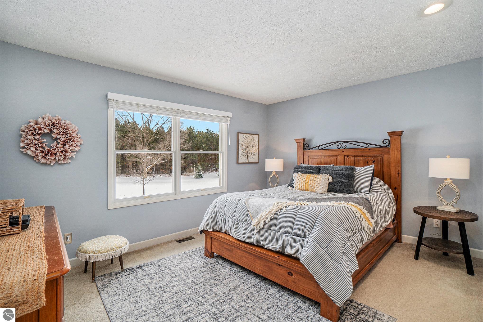 609 South Creek Court