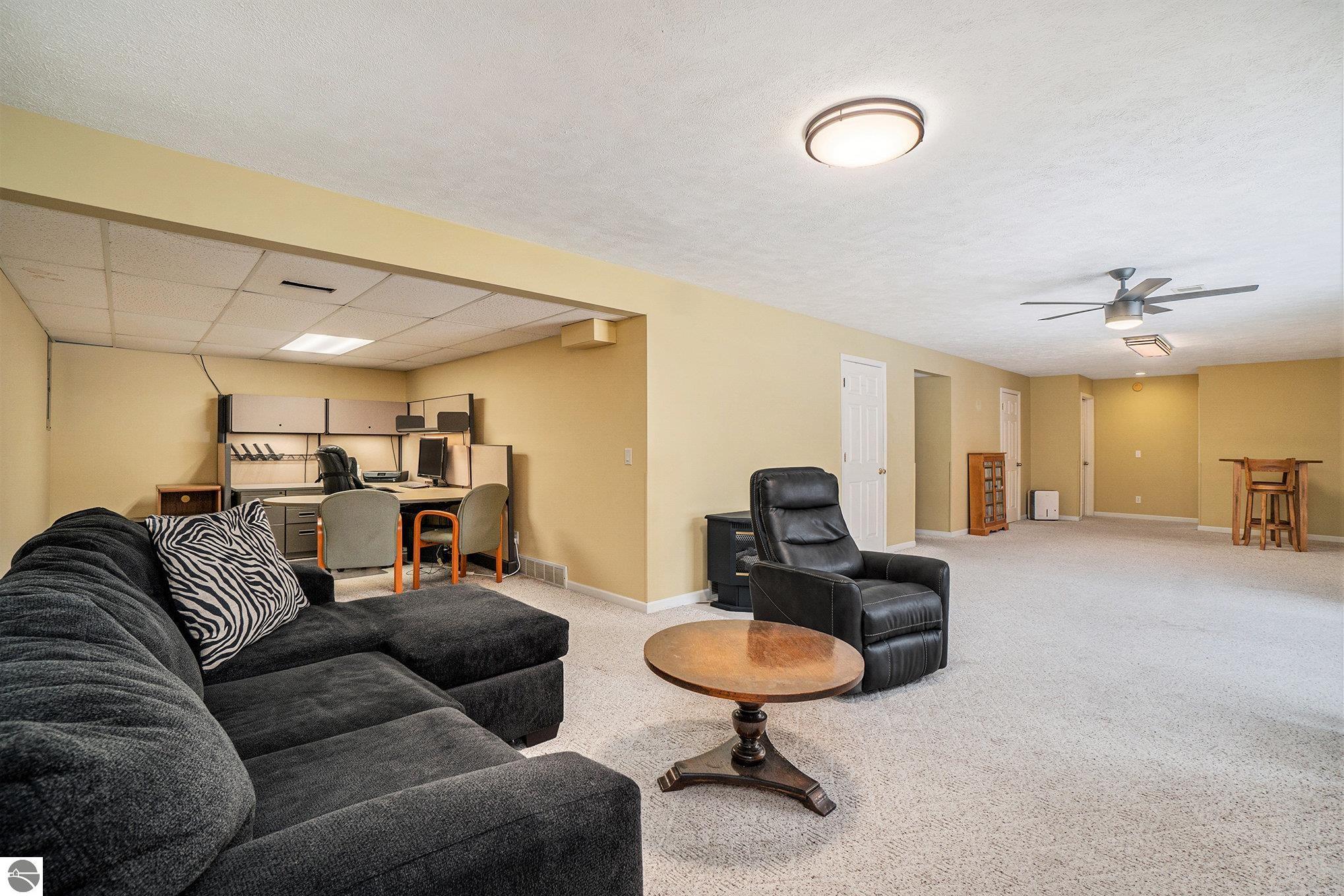 609 South Creek Court