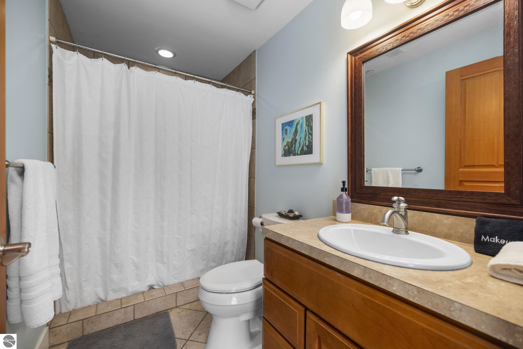800 Cottageview Drive # 400