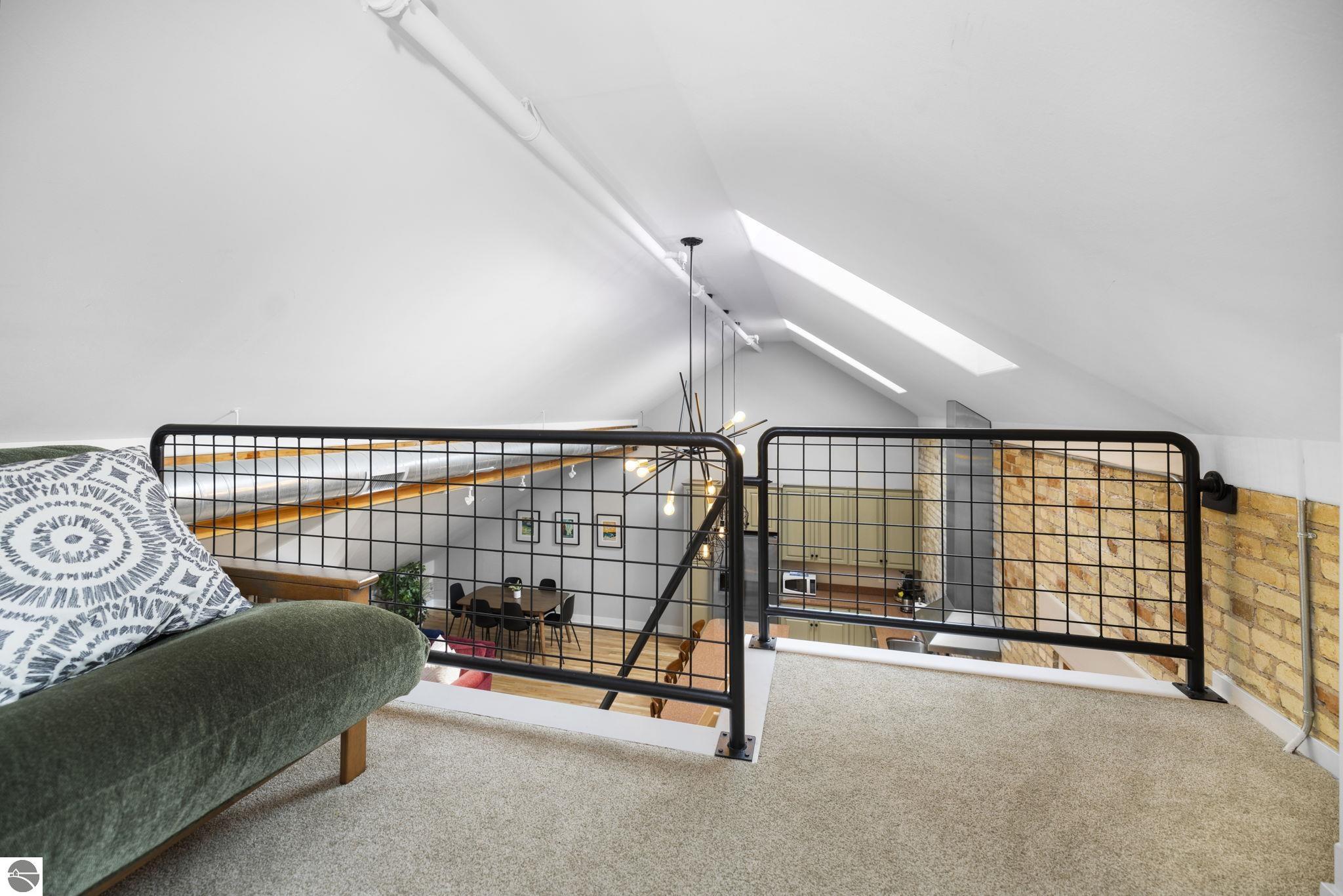 800 Cottageview Drive # 400
