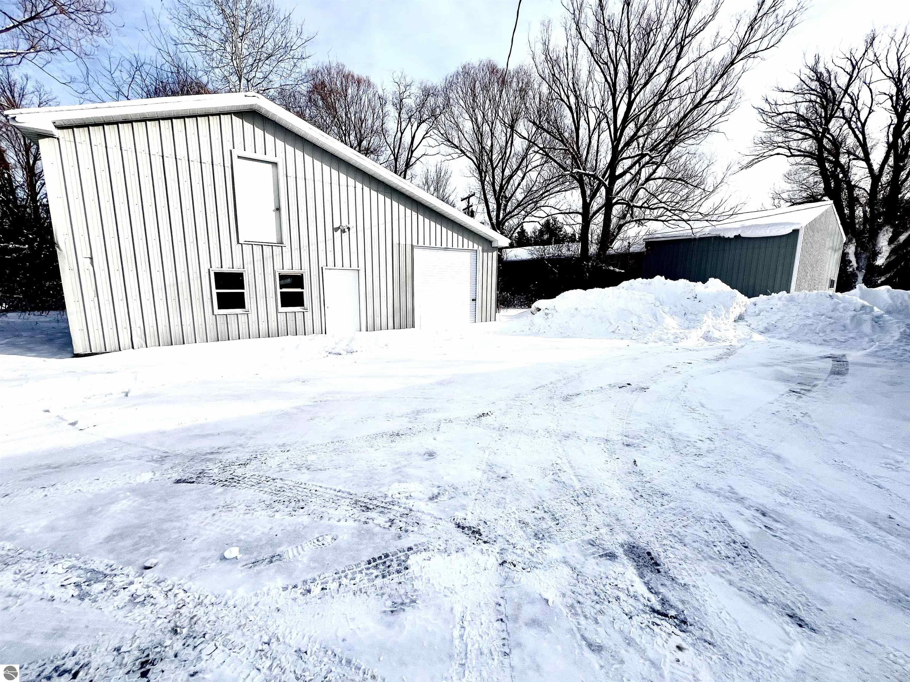 10017 10021 Cherrybend Road