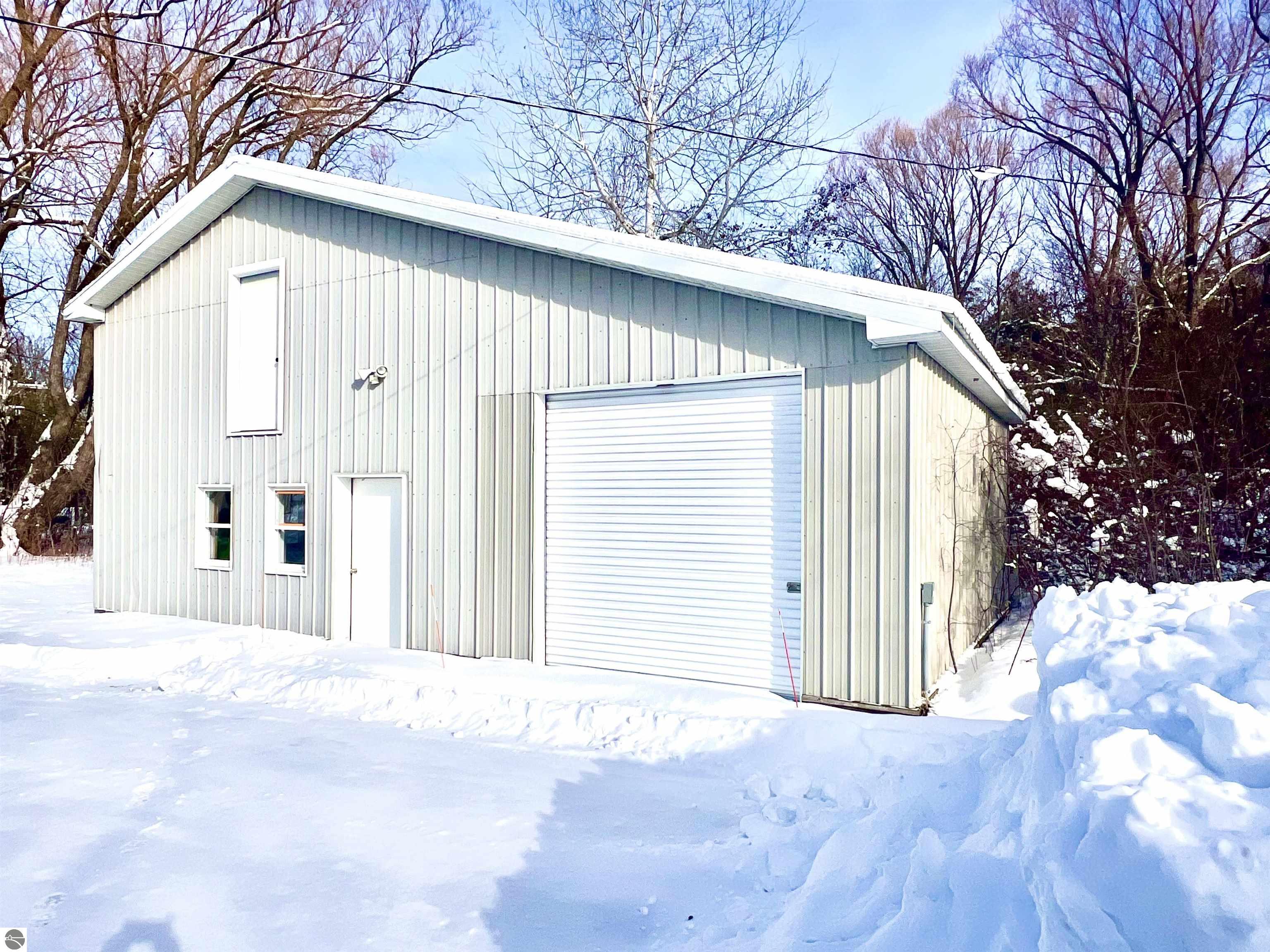 10017 10021 Cherrybend Road