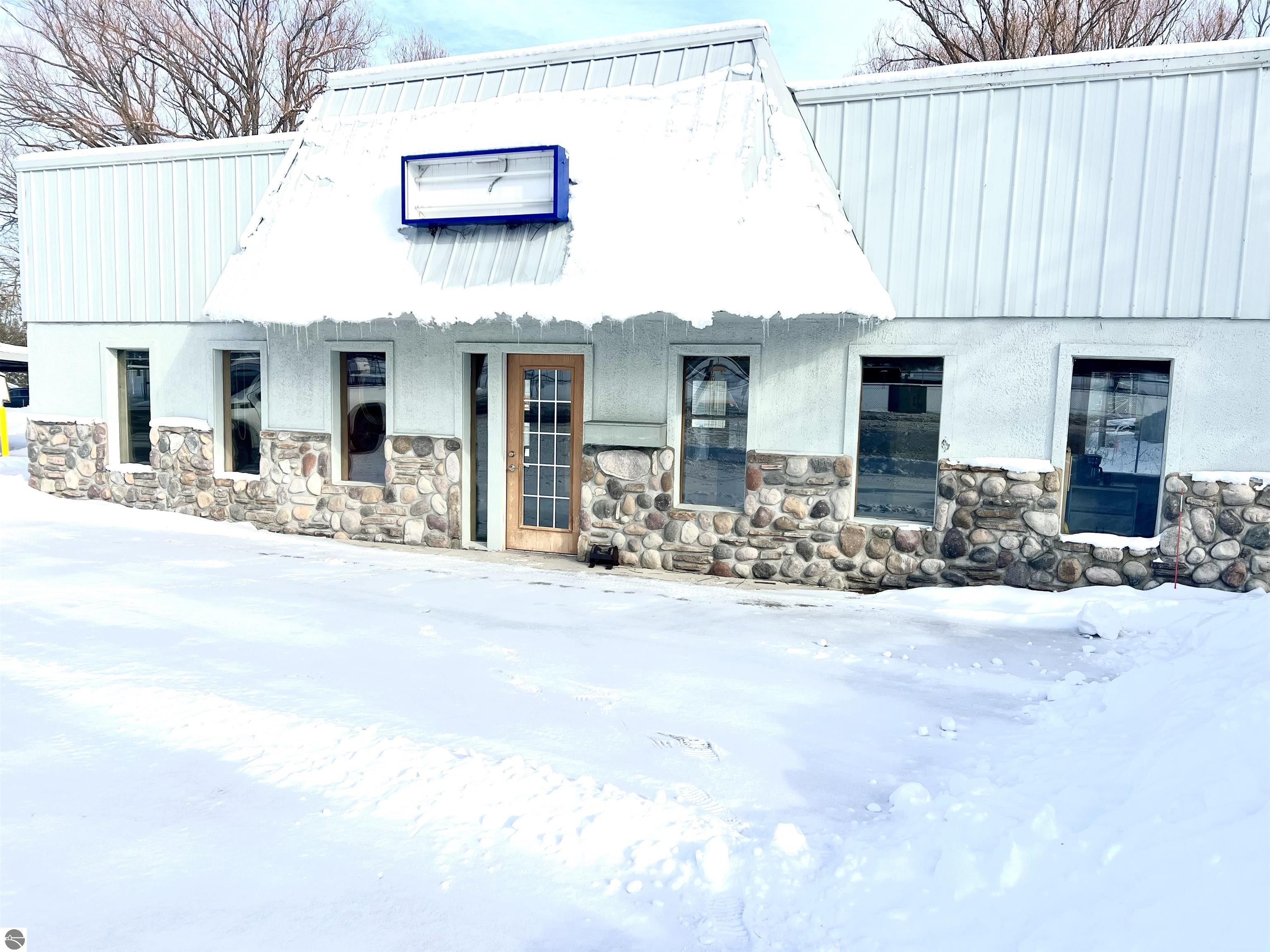 10017 10021 Cherrybend Road