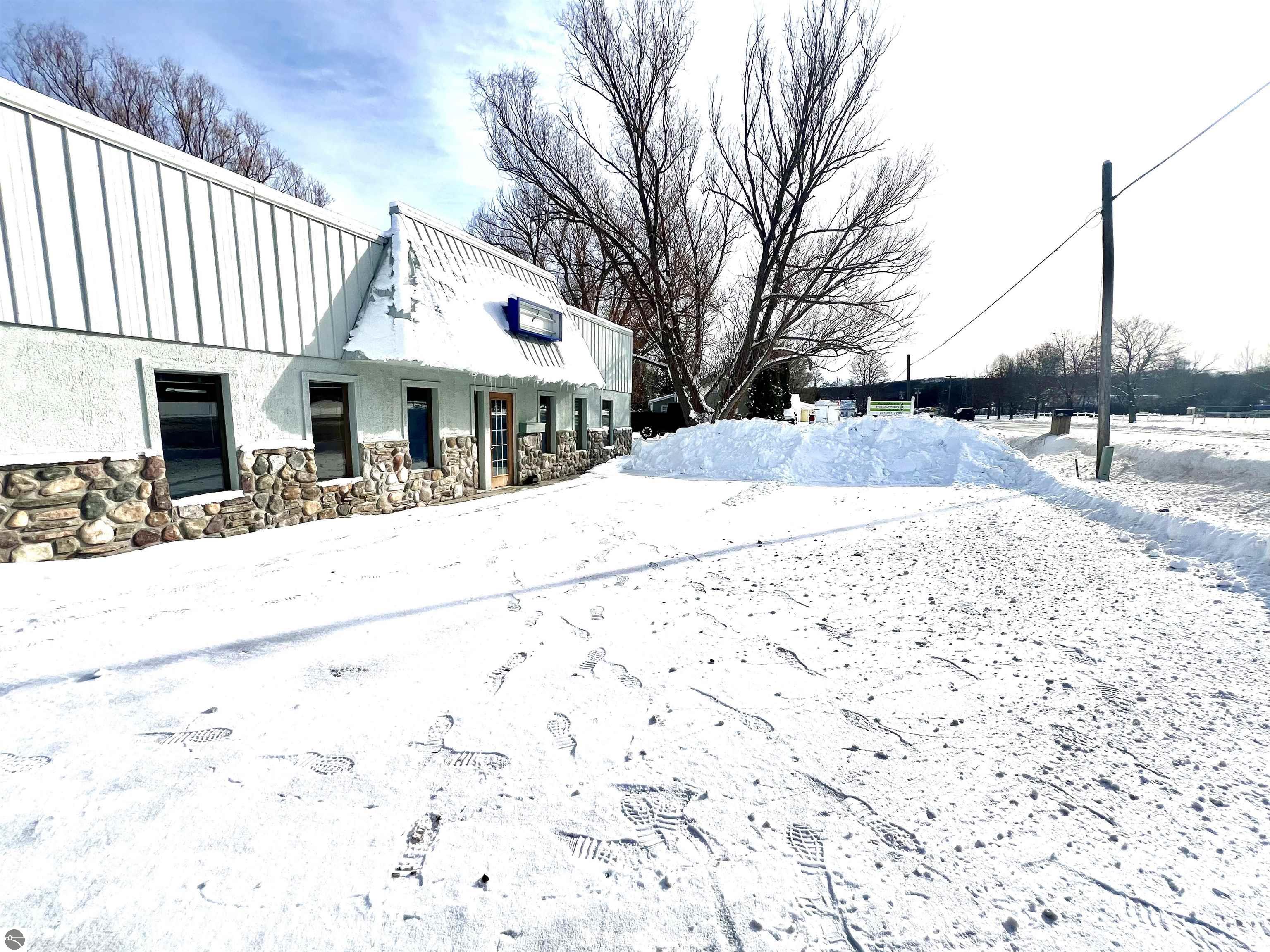 10017 10021 Cherrybend Road