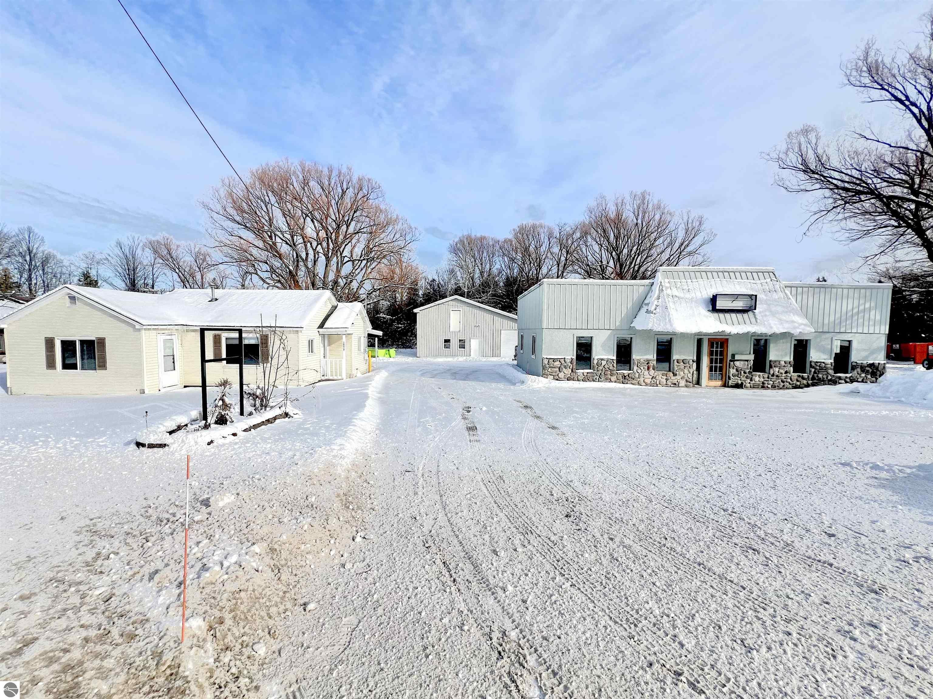 10017 10021 Cherrybend Road