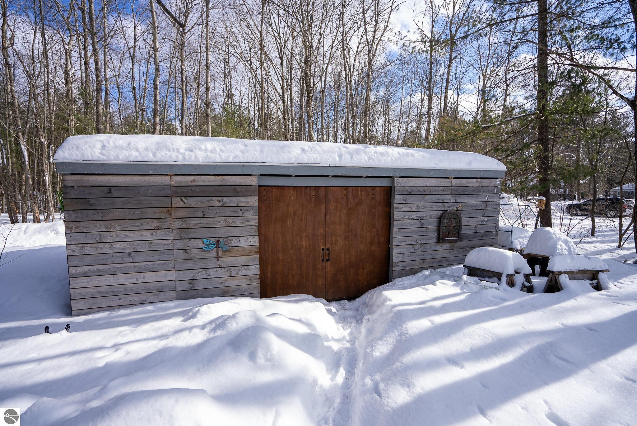 2865 W Log Lake Road
