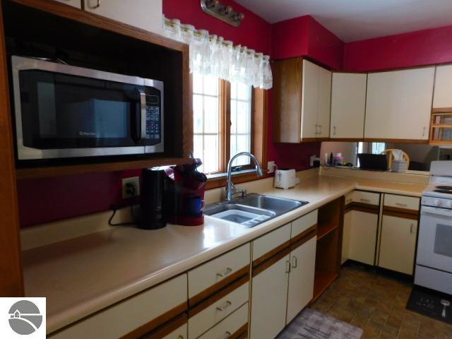 2865 W Log Lake Road