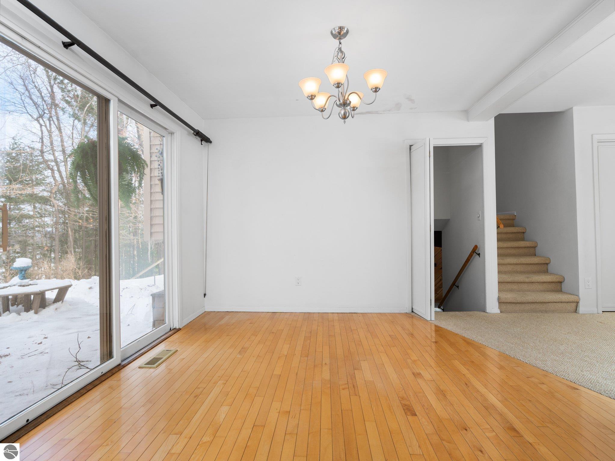 1554 Ridge View Court