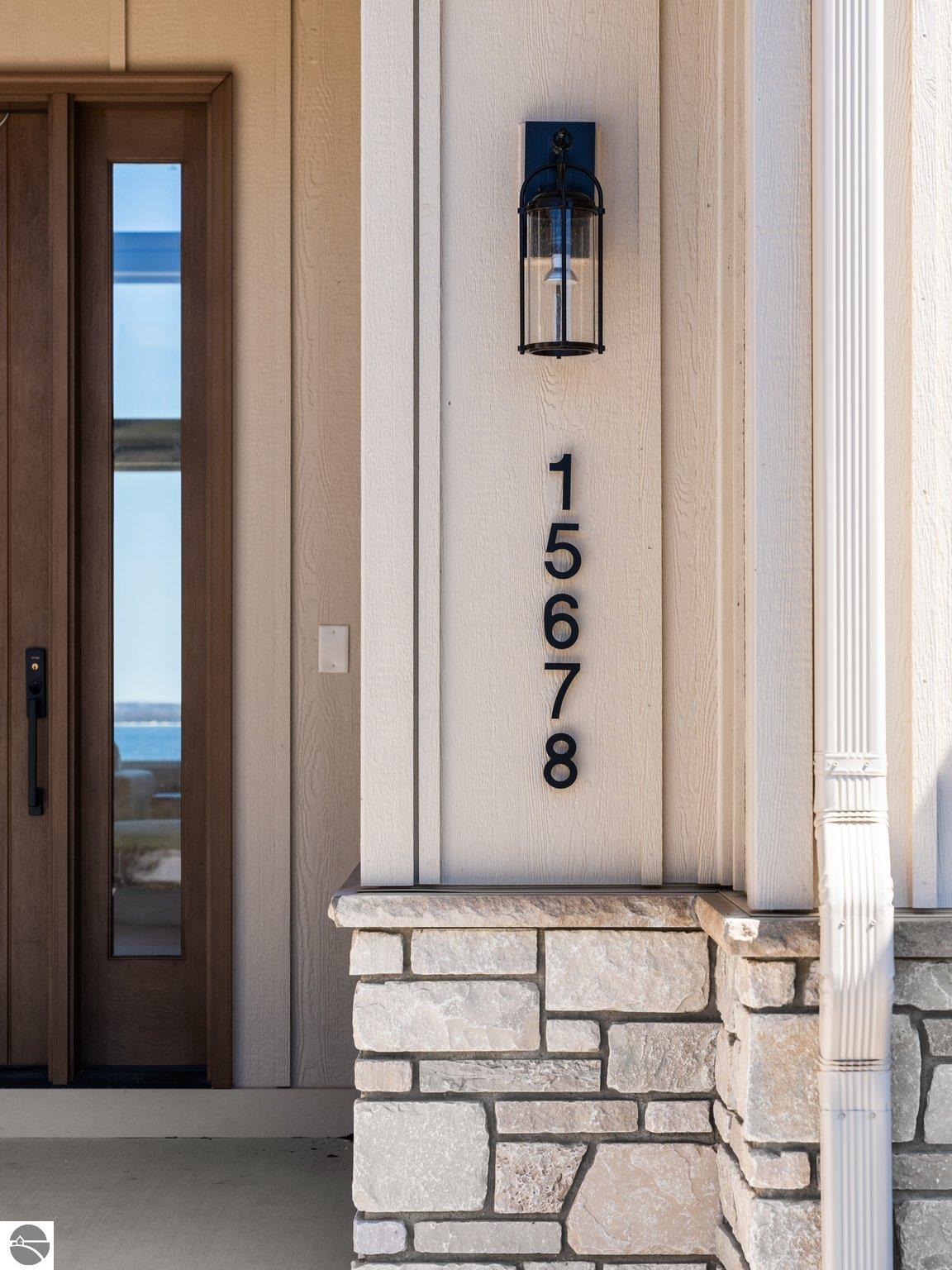 15678 Waters Edge