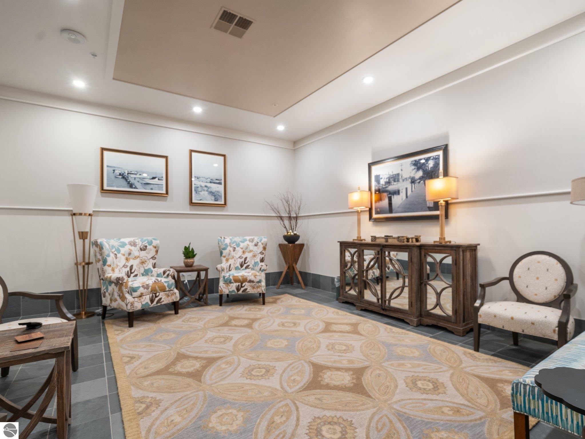 215 Washington Street # 2F